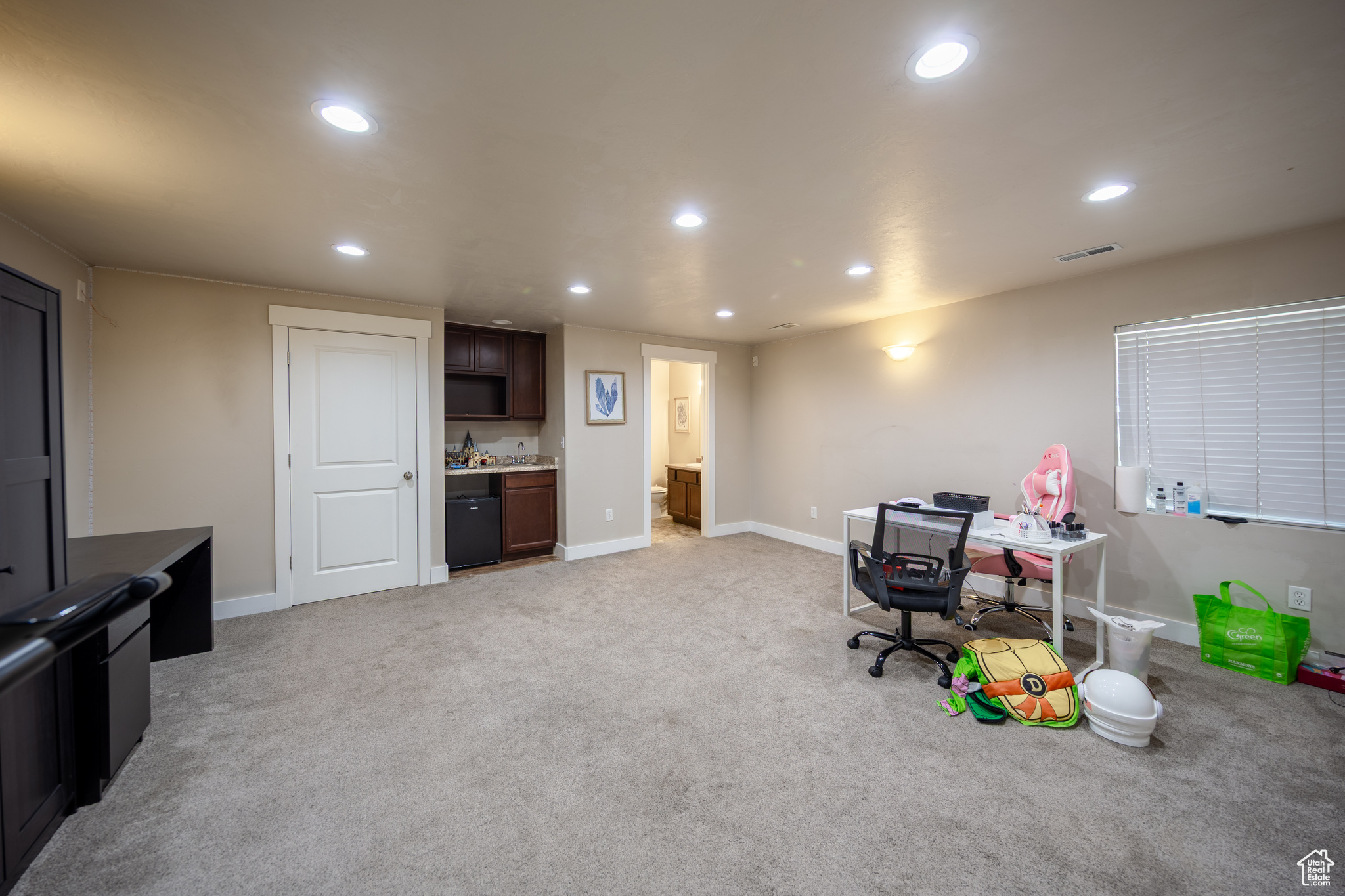 INDEPENDENCE AT POIN - Residential Lease