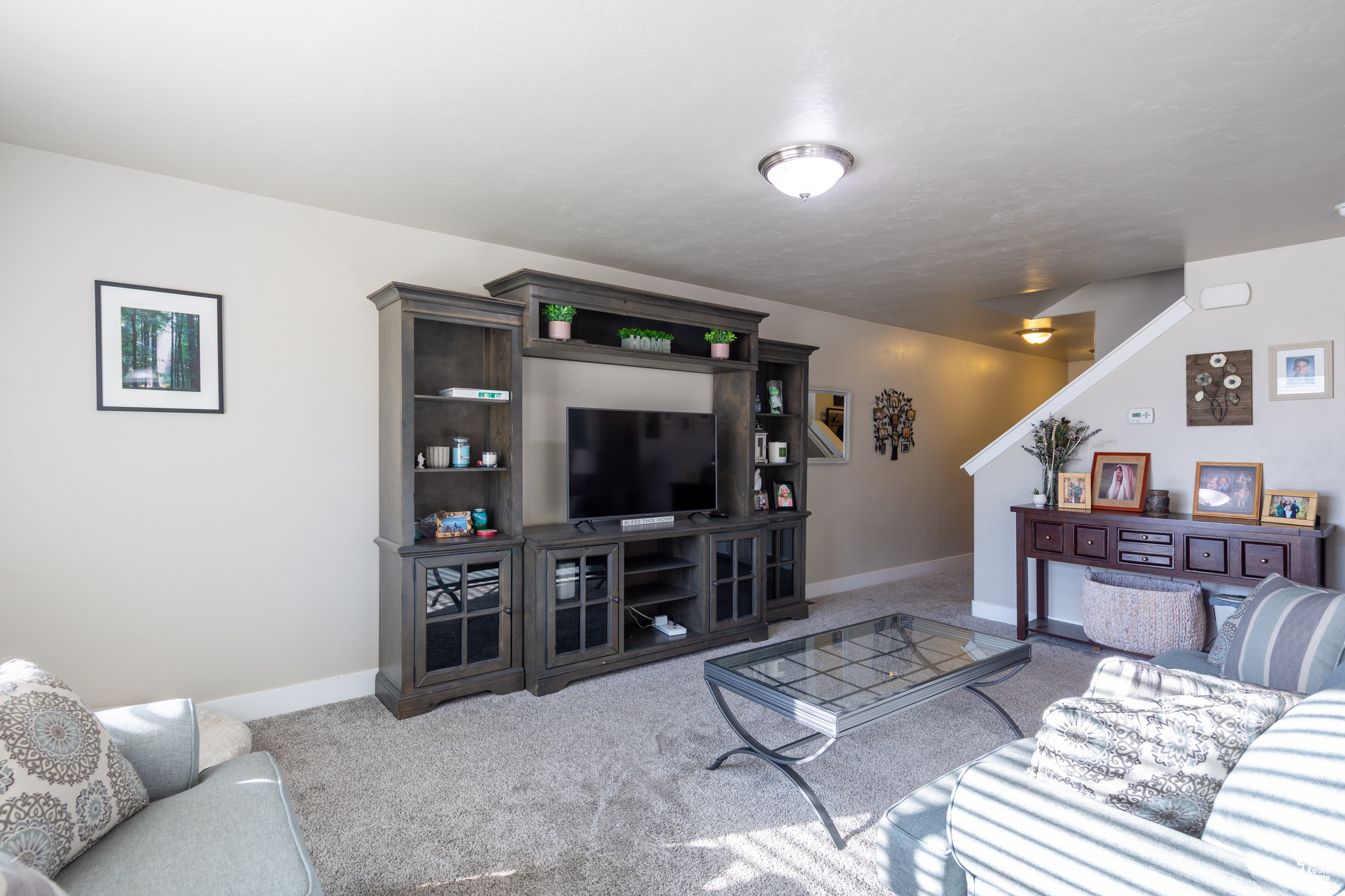 INDEPENDENCE AT POIN - Residential Lease