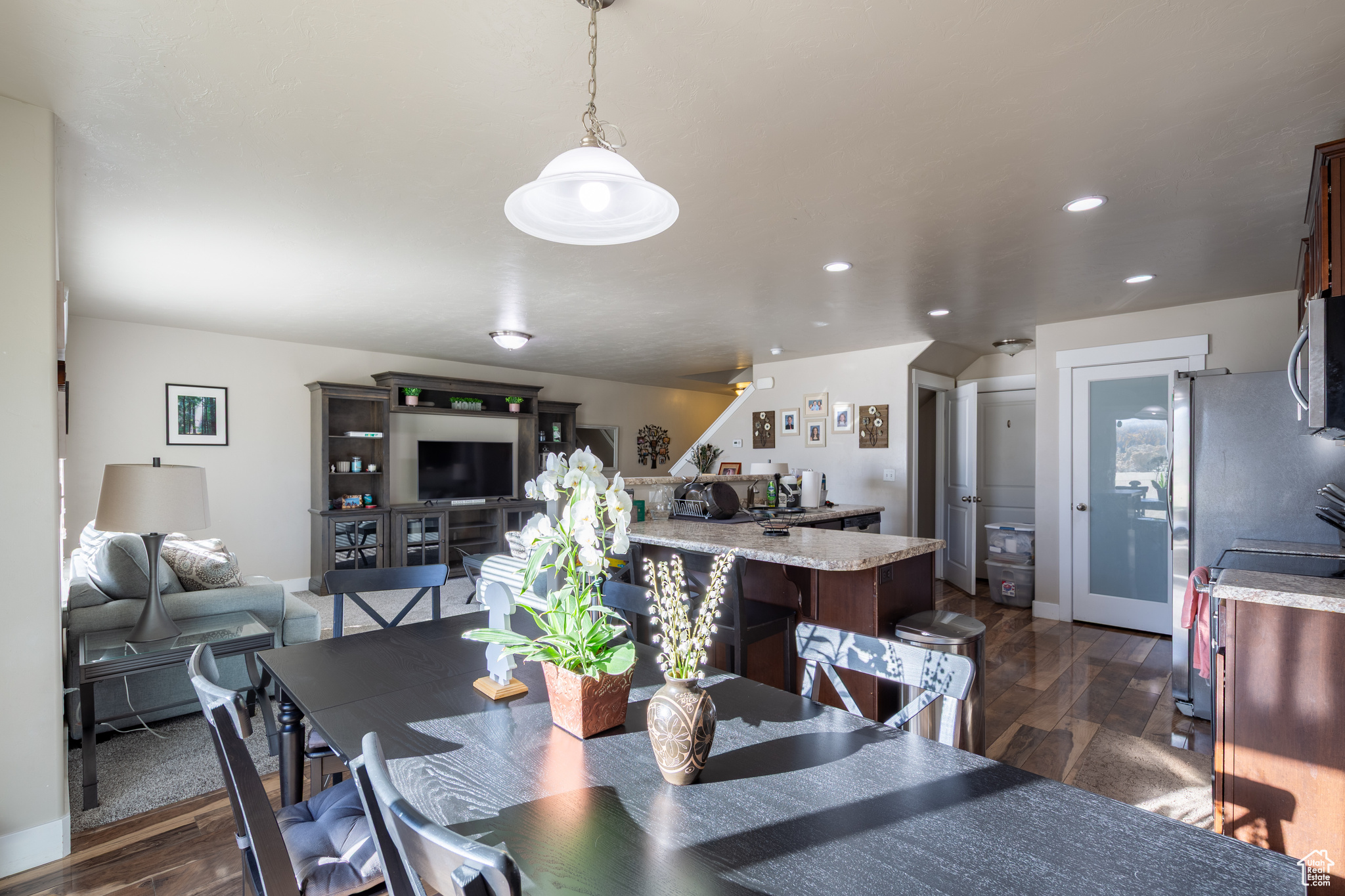 INDEPENDENCE AT POIN - Residential Lease