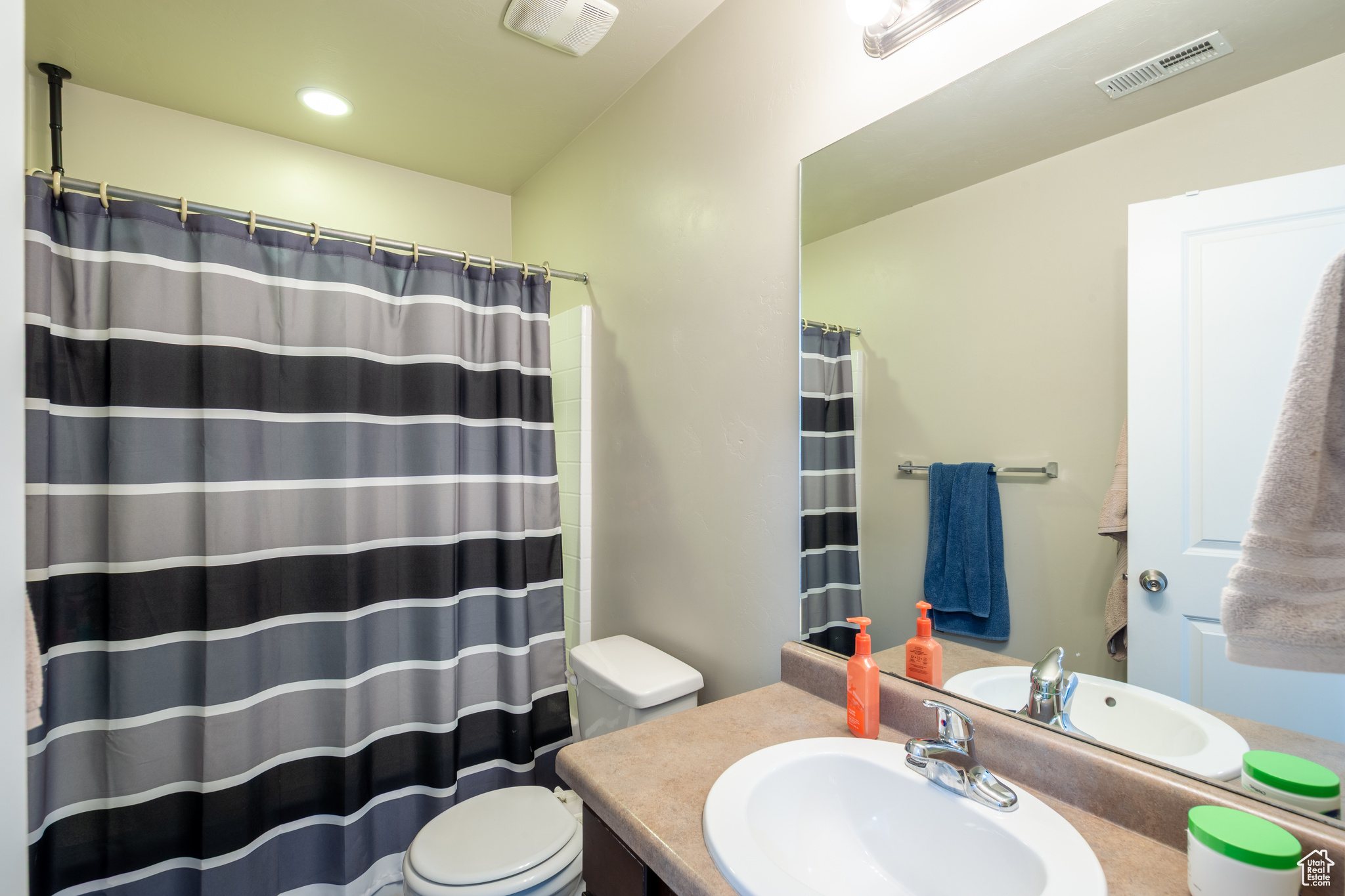 INDEPENDENCE AT POIN - Residential Lease