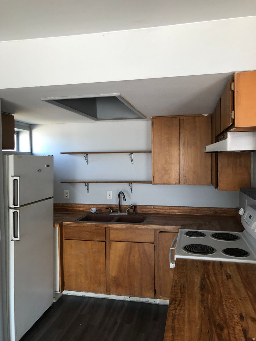 Don't miss this wonderful 3-bedroom, 1.5-bath rental in Wellington, UT. Enjoy an ideal location-walk to your favorite coffee shop, a delicious local restaurant, and the nearby park for outdoor fun.