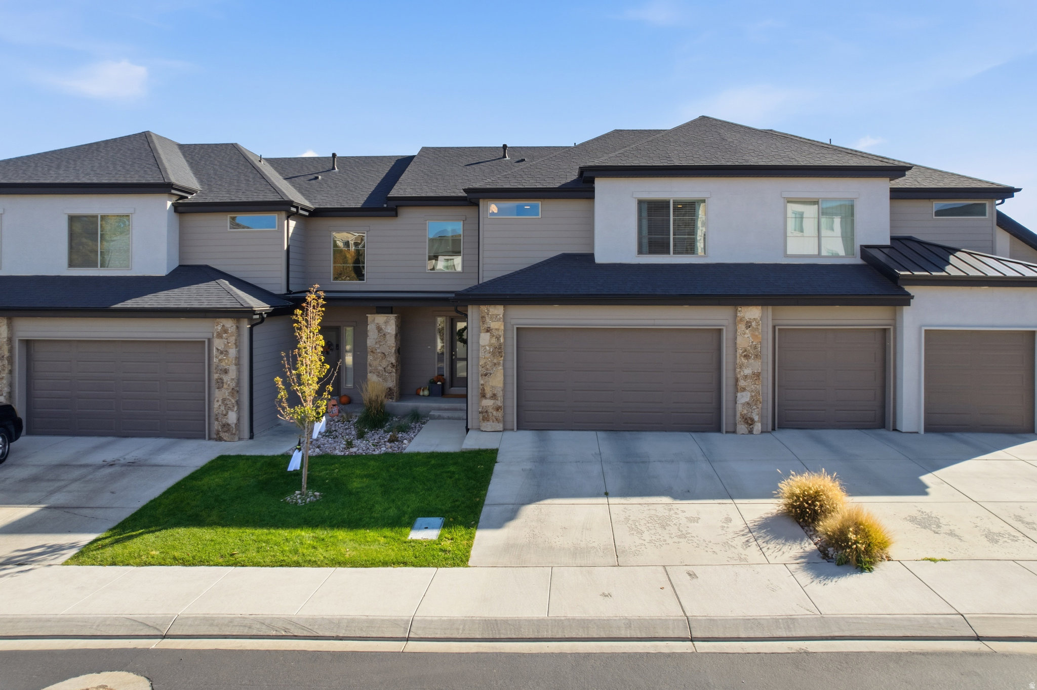 111 W HARVEST VILLAGE LN