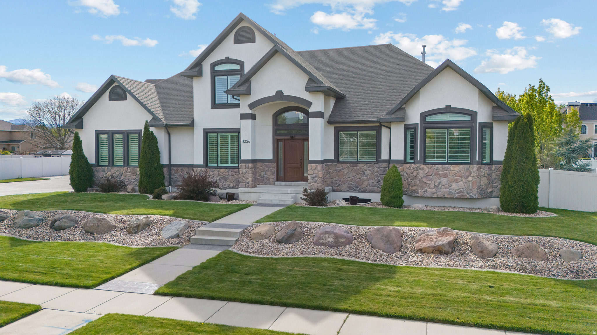 PARKWAY PALISADES - Residential