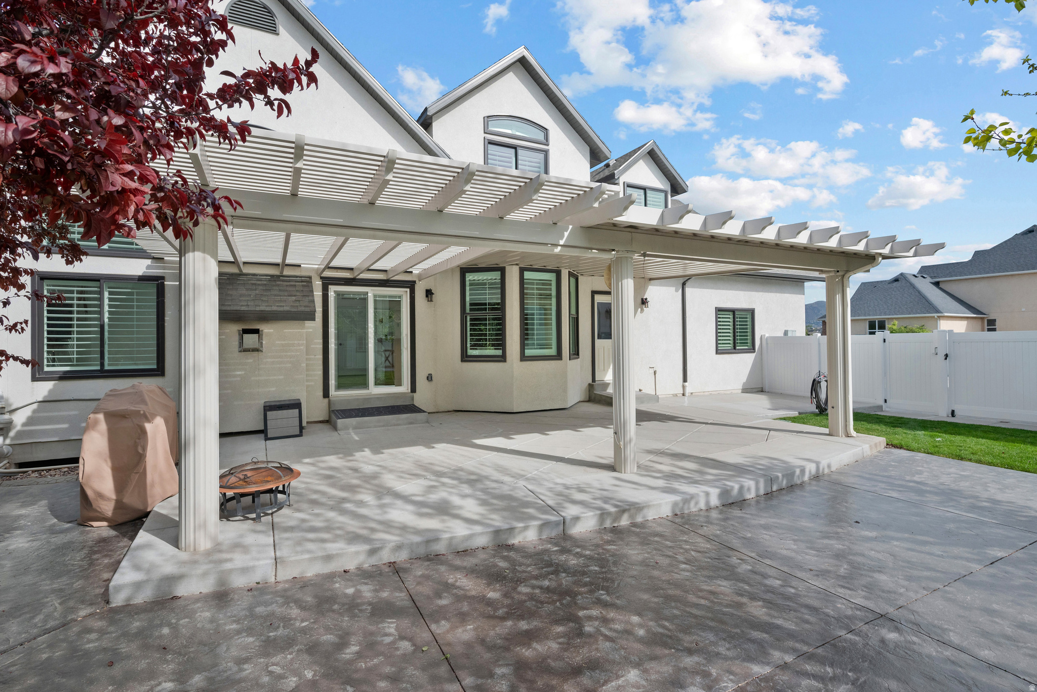 PARKWAY PALISADES - Residential