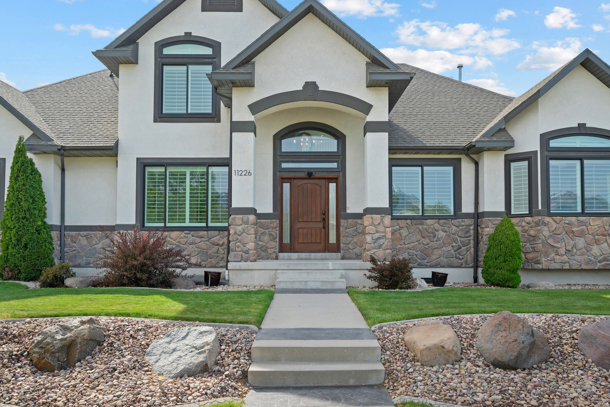 PARKWAY PALISADES - Residential