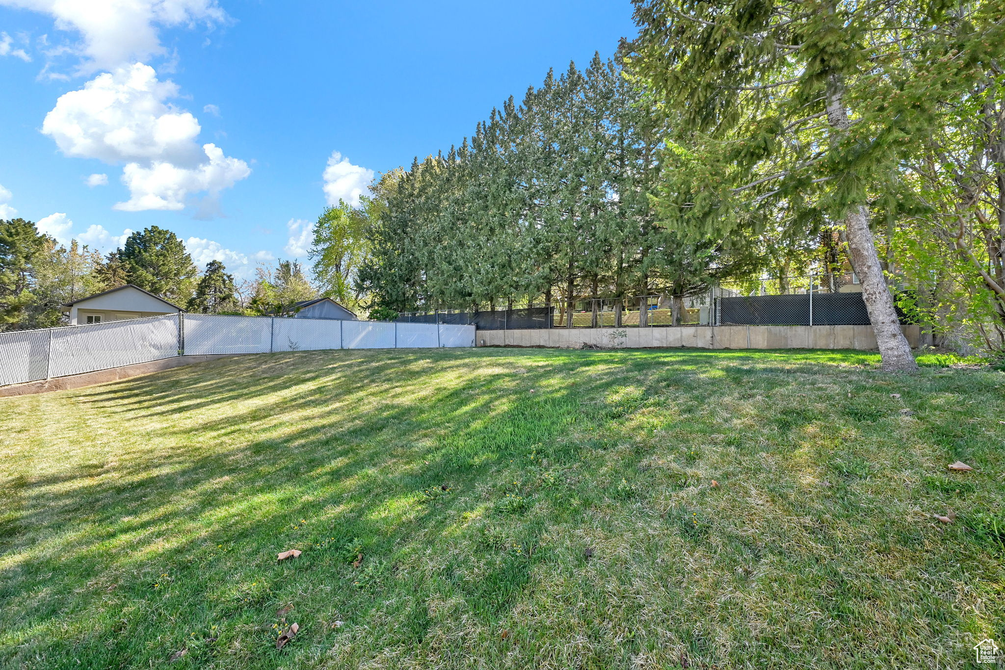 Roy, Utah 84067, United States, 5 Bedrooms Bedrooms, ,2 BathroomsBathrooms,Residential,Pending,119378