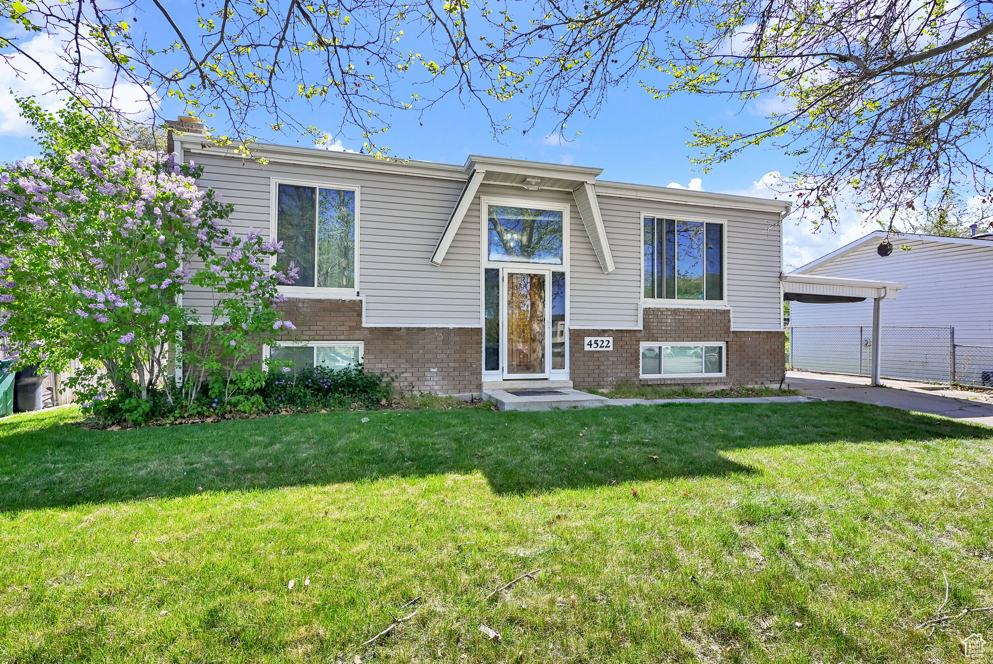 Roy, Utah 84067, United States, 5 Bedrooms Bedrooms, ,2 BathroomsBathrooms,Residential,Pending,119378