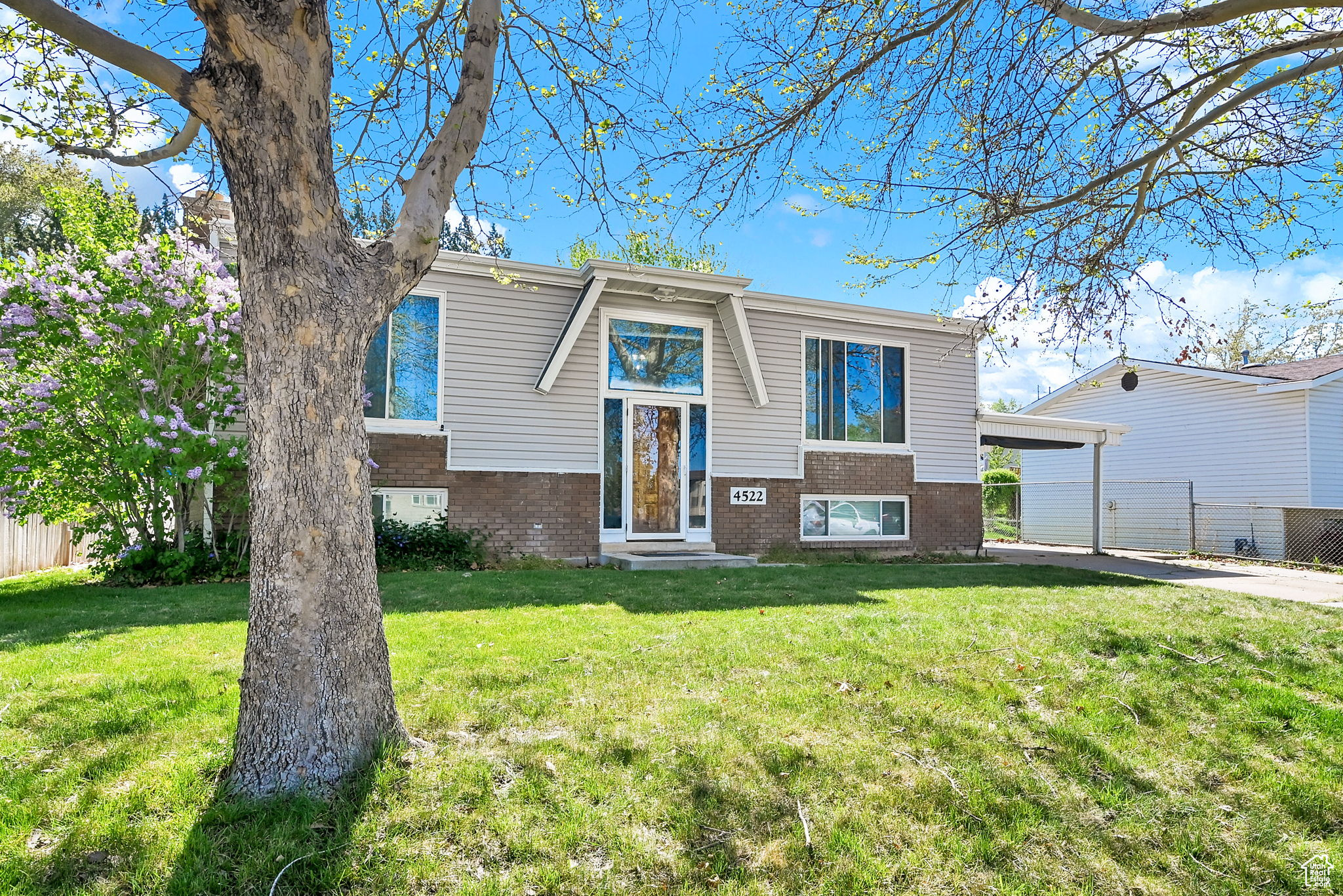 Roy, Utah 84067, United States, 5 Bedrooms Bedrooms, ,2 BathroomsBathrooms,Residential,Pending,119378