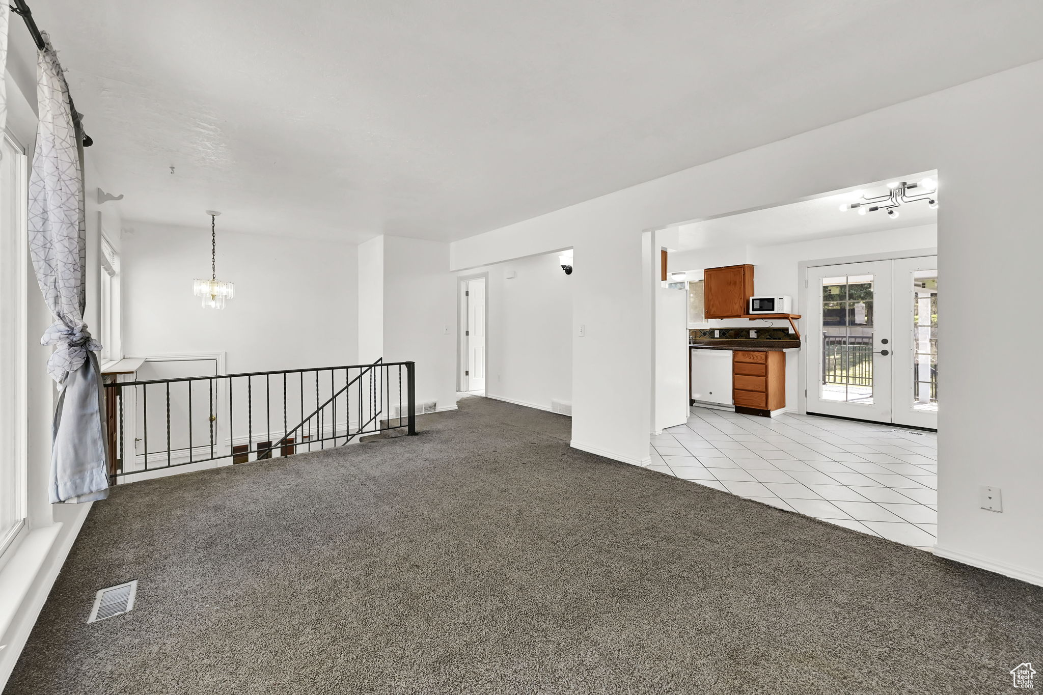 Roy, Utah 84067, United States, 5 Bedrooms Bedrooms, ,2 BathroomsBathrooms,Residential,Pending,119378