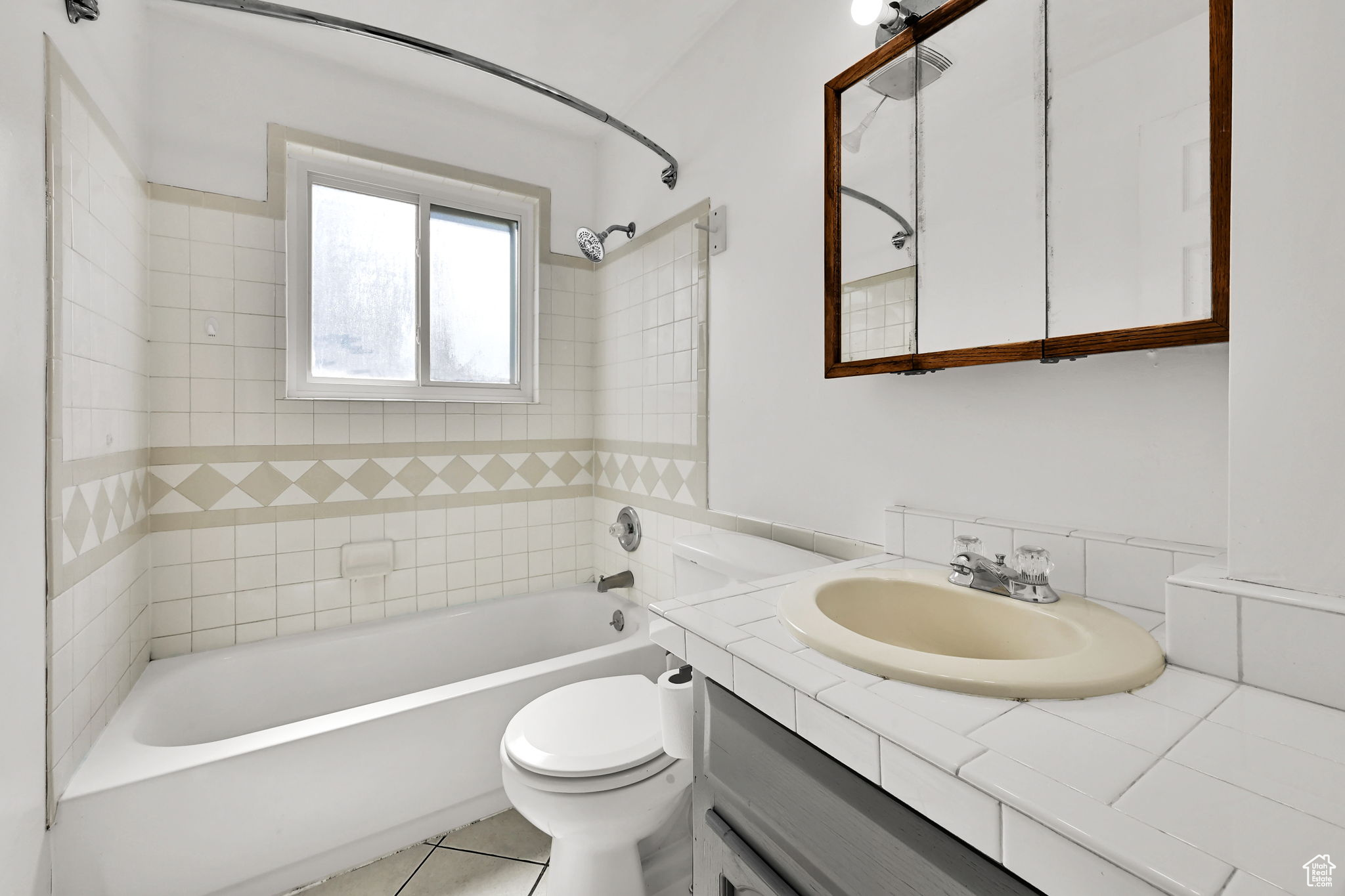 Roy, Utah 84067, United States, 5 Bedrooms Bedrooms, ,2 BathroomsBathrooms,Residential,Pending,119378