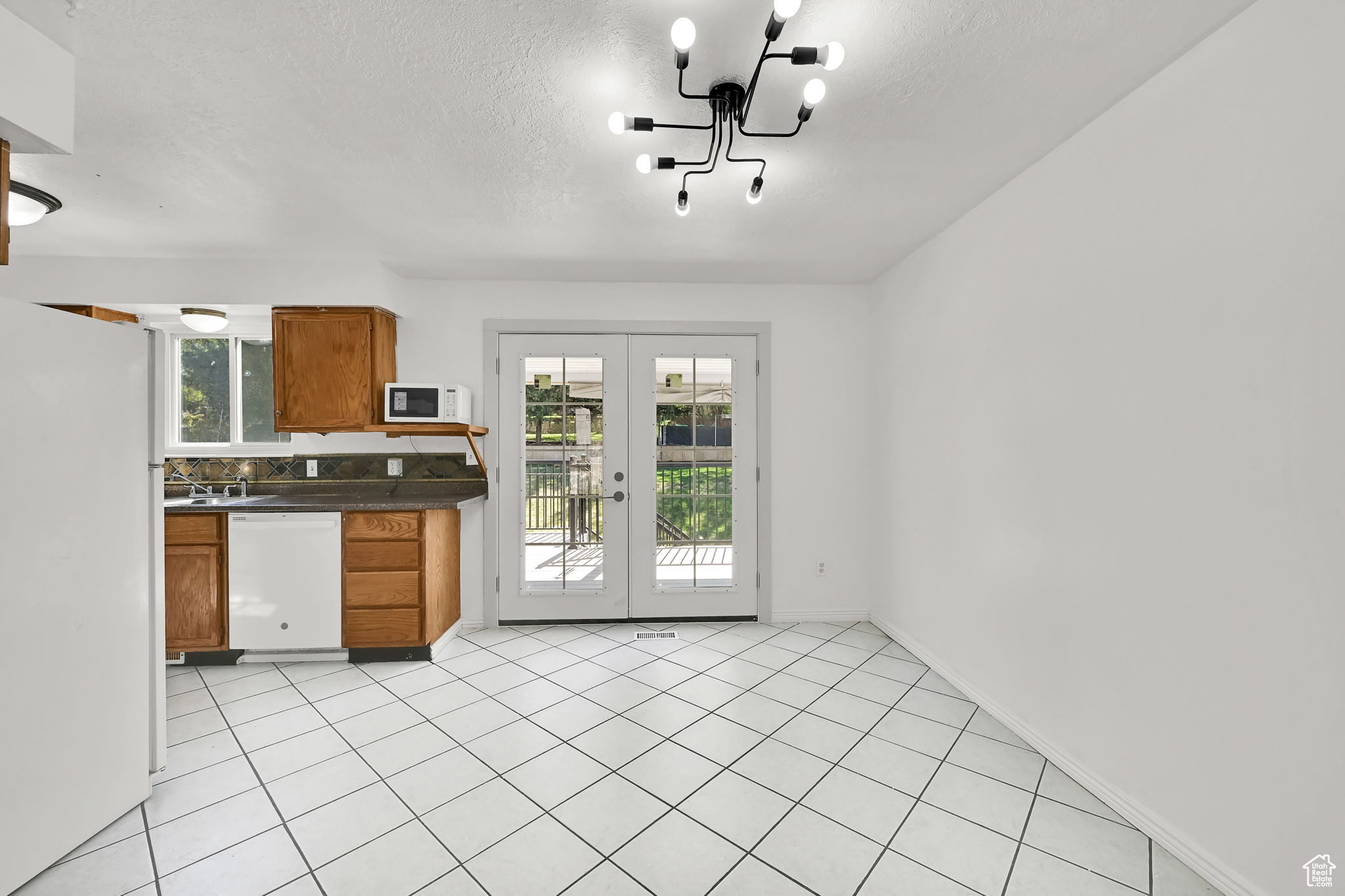 Roy, Utah 84067, United States, 5 Bedrooms Bedrooms, ,2 BathroomsBathrooms,Residential,Pending,119378