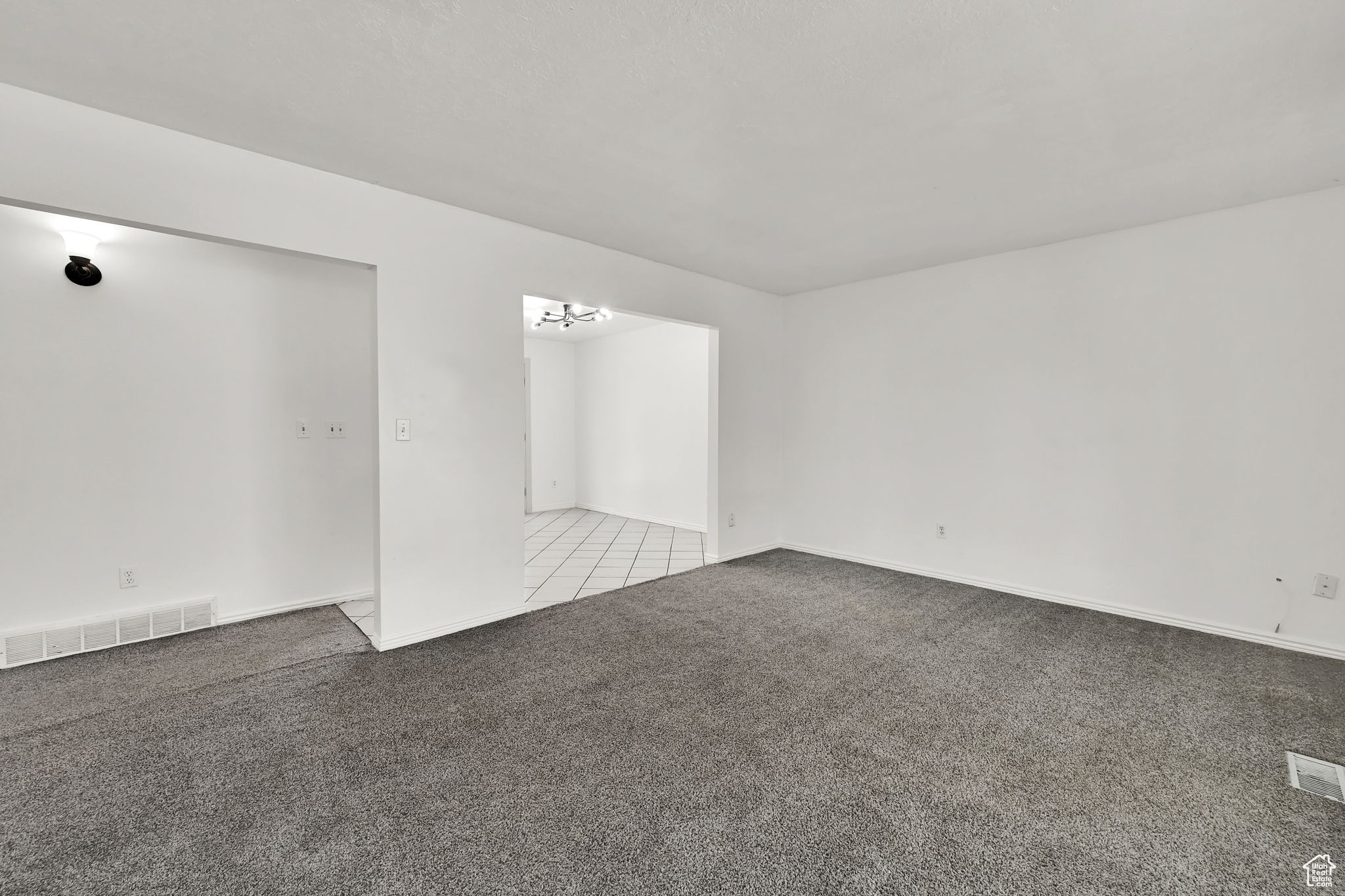 Roy, Utah 84067, United States, 5 Bedrooms Bedrooms, ,2 BathroomsBathrooms,Residential,Pending,119378