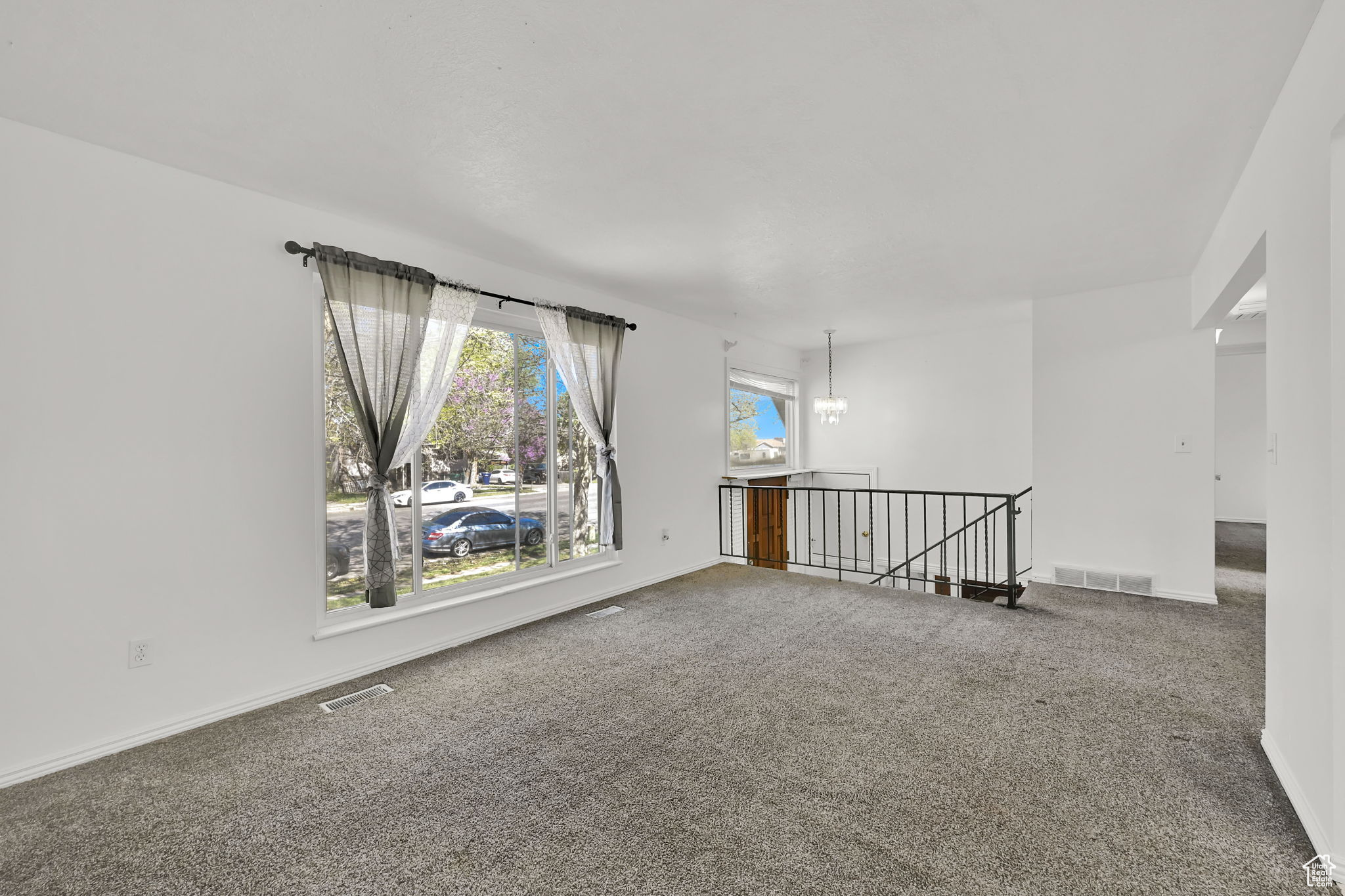 Roy, Utah 84067, United States, 5 Bedrooms Bedrooms, ,2 BathroomsBathrooms,Residential,Pending,119378