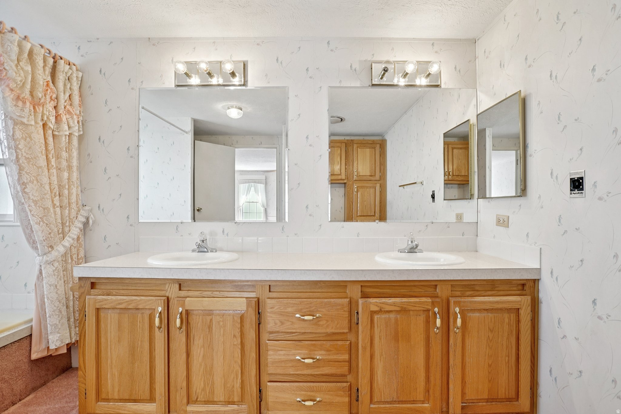 MAJESTIC MEADOWS - Residential