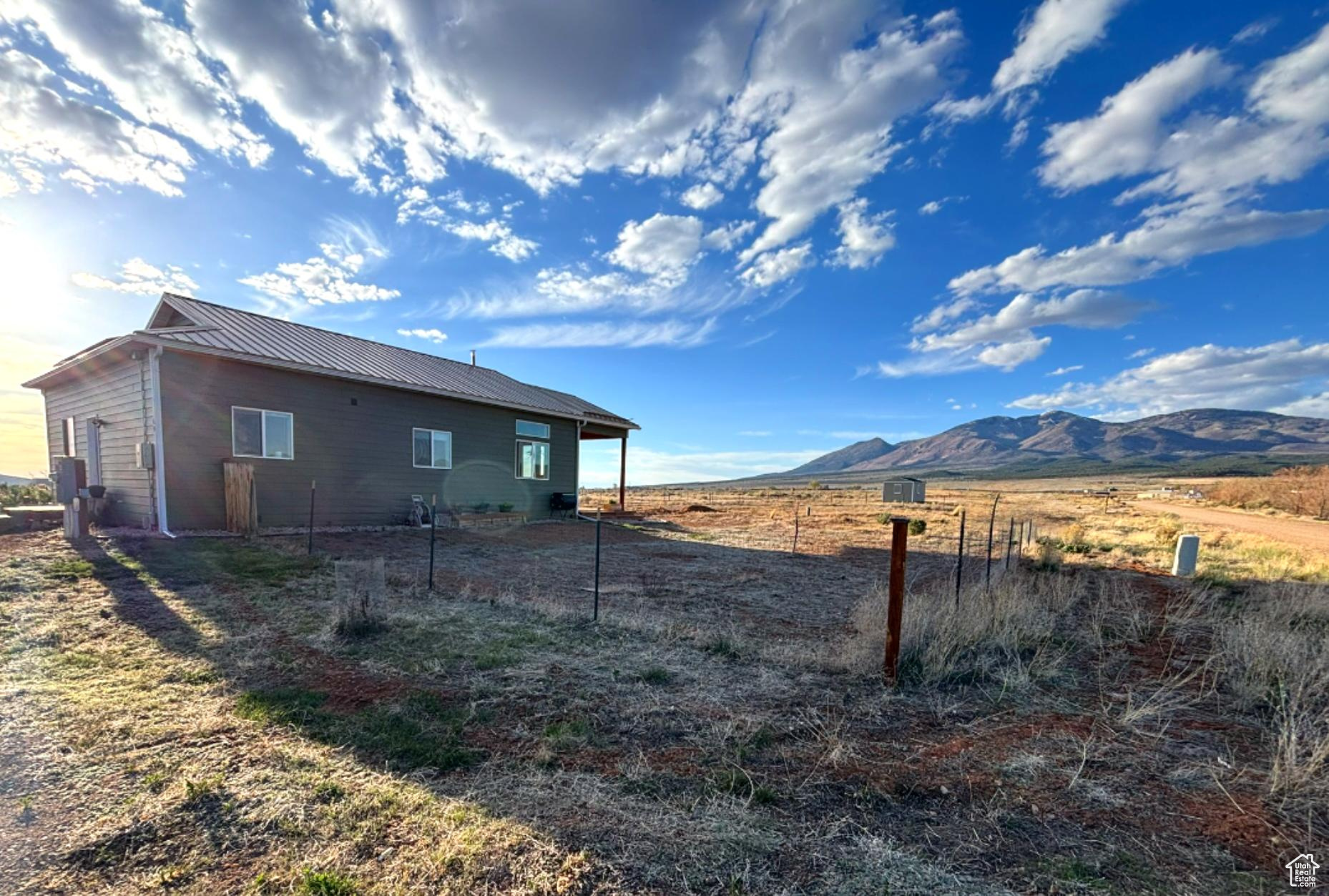 La Sal, Utah 84530, United States, 3 Bedrooms Bedrooms, ,2 BathroomsBathrooms,Residential,Pending,116462