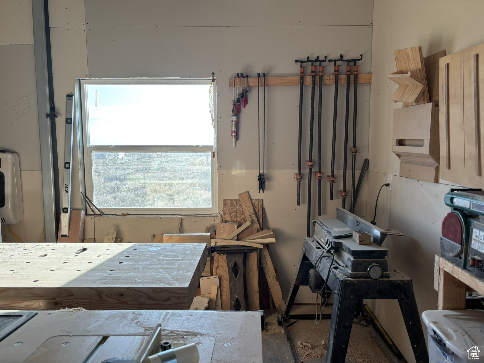 La Sal, Utah 84530, United States, 3 Bedrooms Bedrooms, ,2 BathroomsBathrooms,Residential,Pending,116462