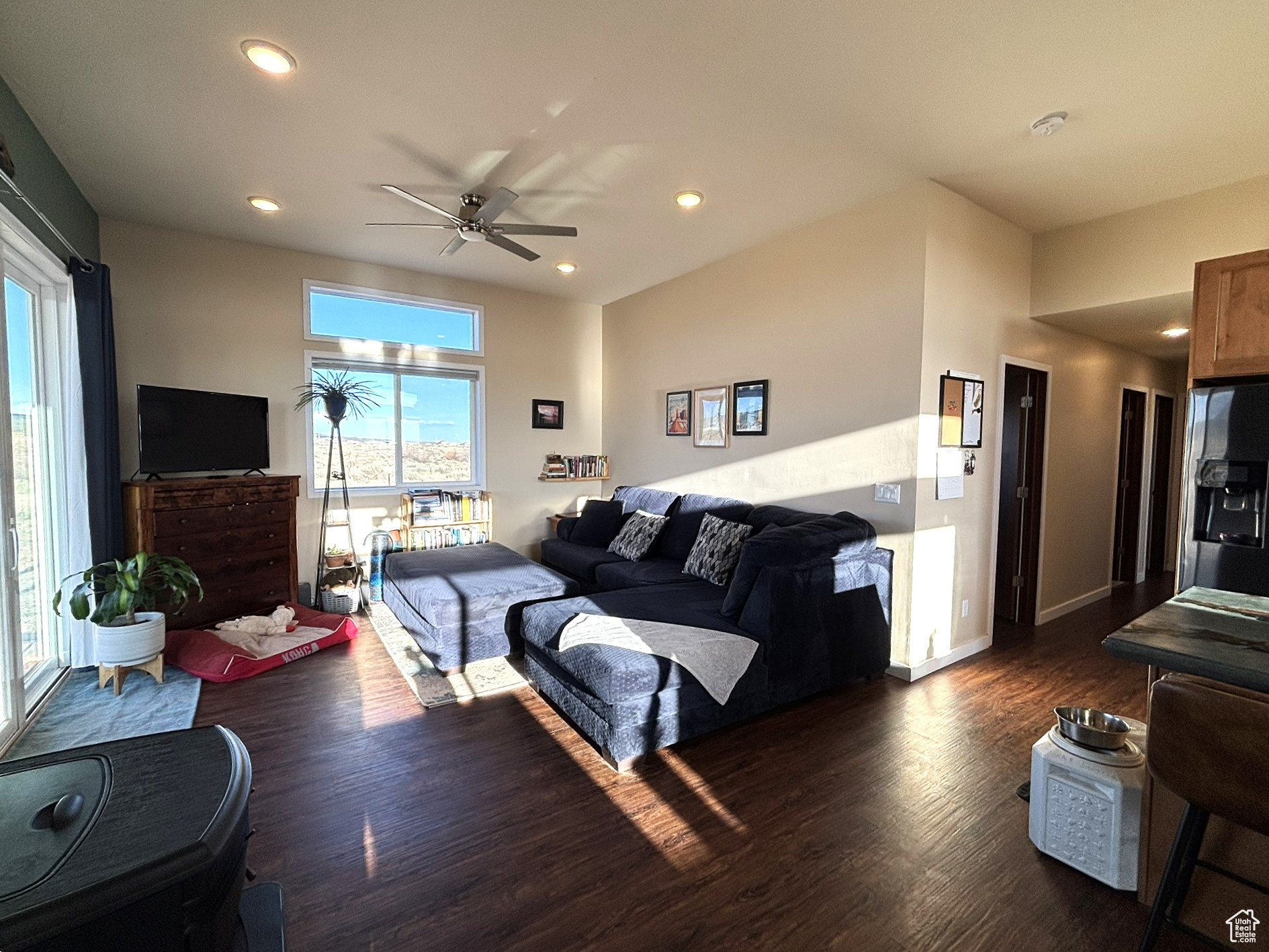 La Sal, Utah 84530, United States, 3 Bedrooms Bedrooms, ,2 BathroomsBathrooms,Residential,Pending,116462