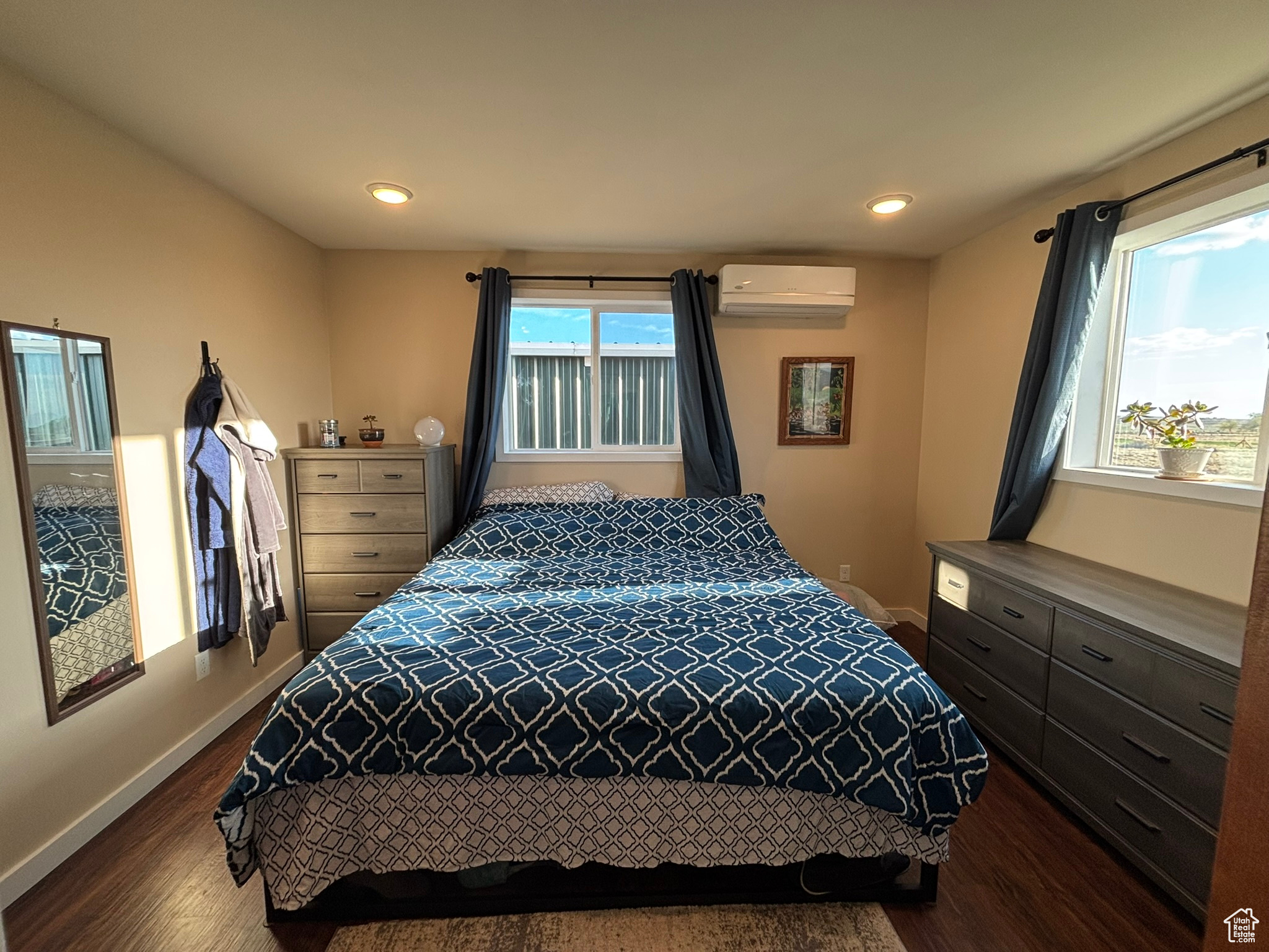 La Sal, Utah 84530, United States, 3 Bedrooms Bedrooms, ,2 BathroomsBathrooms,Residential,Pending,116462