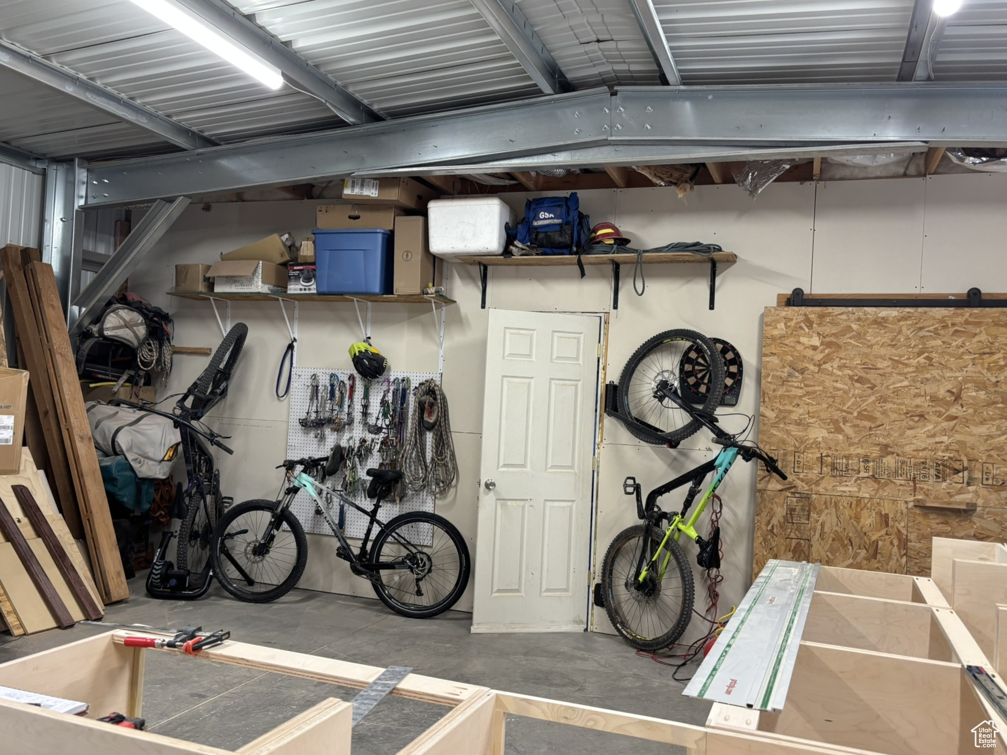 La Sal, Utah 84530, United States, 3 Bedrooms Bedrooms, ,2 BathroomsBathrooms,Residential,Pending,116462