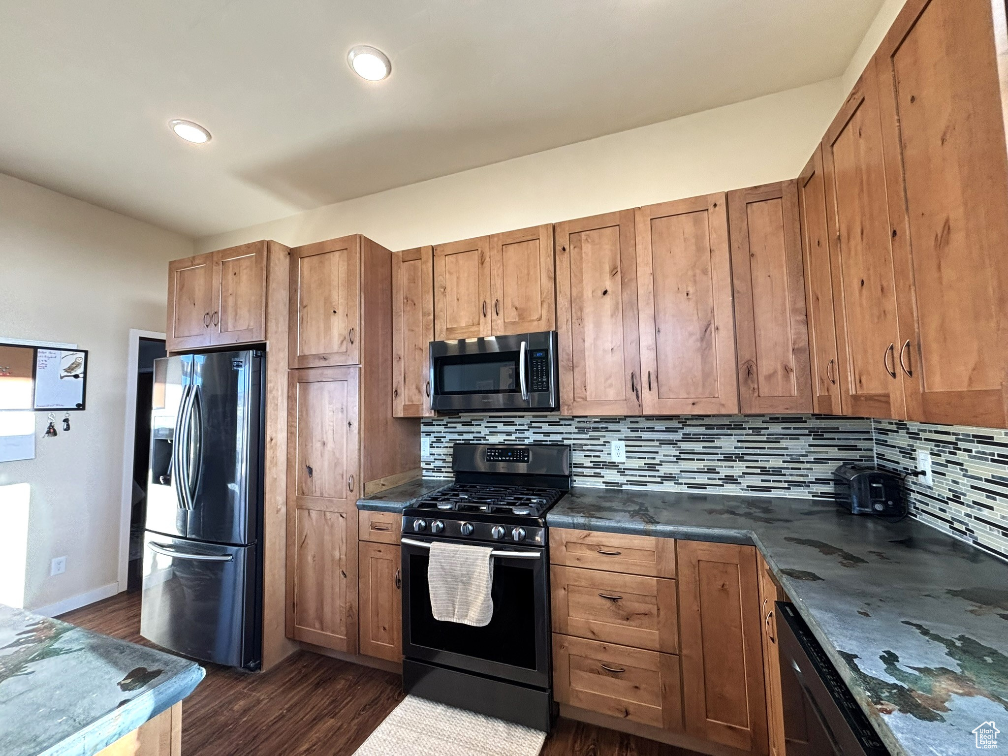 La Sal, Utah 84530, United States, 3 Bedrooms Bedrooms, ,2 BathroomsBathrooms,Residential,Pending,116462