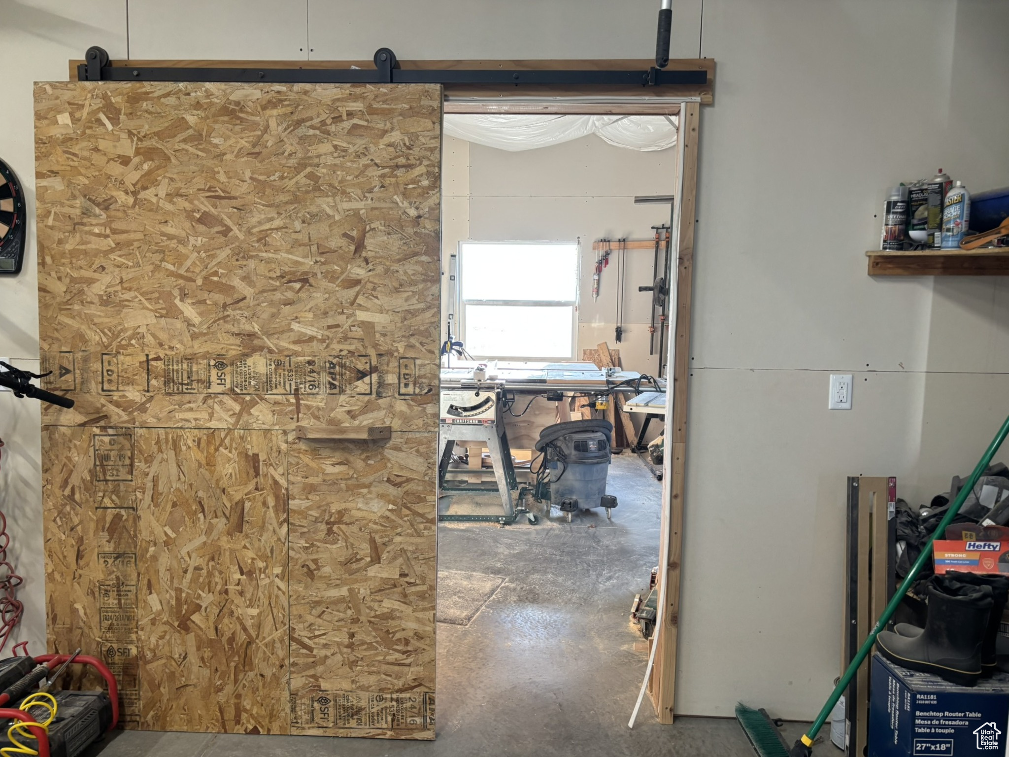 La Sal, Utah 84530, United States, 3 Bedrooms Bedrooms, ,2 BathroomsBathrooms,Residential,Pending,116462