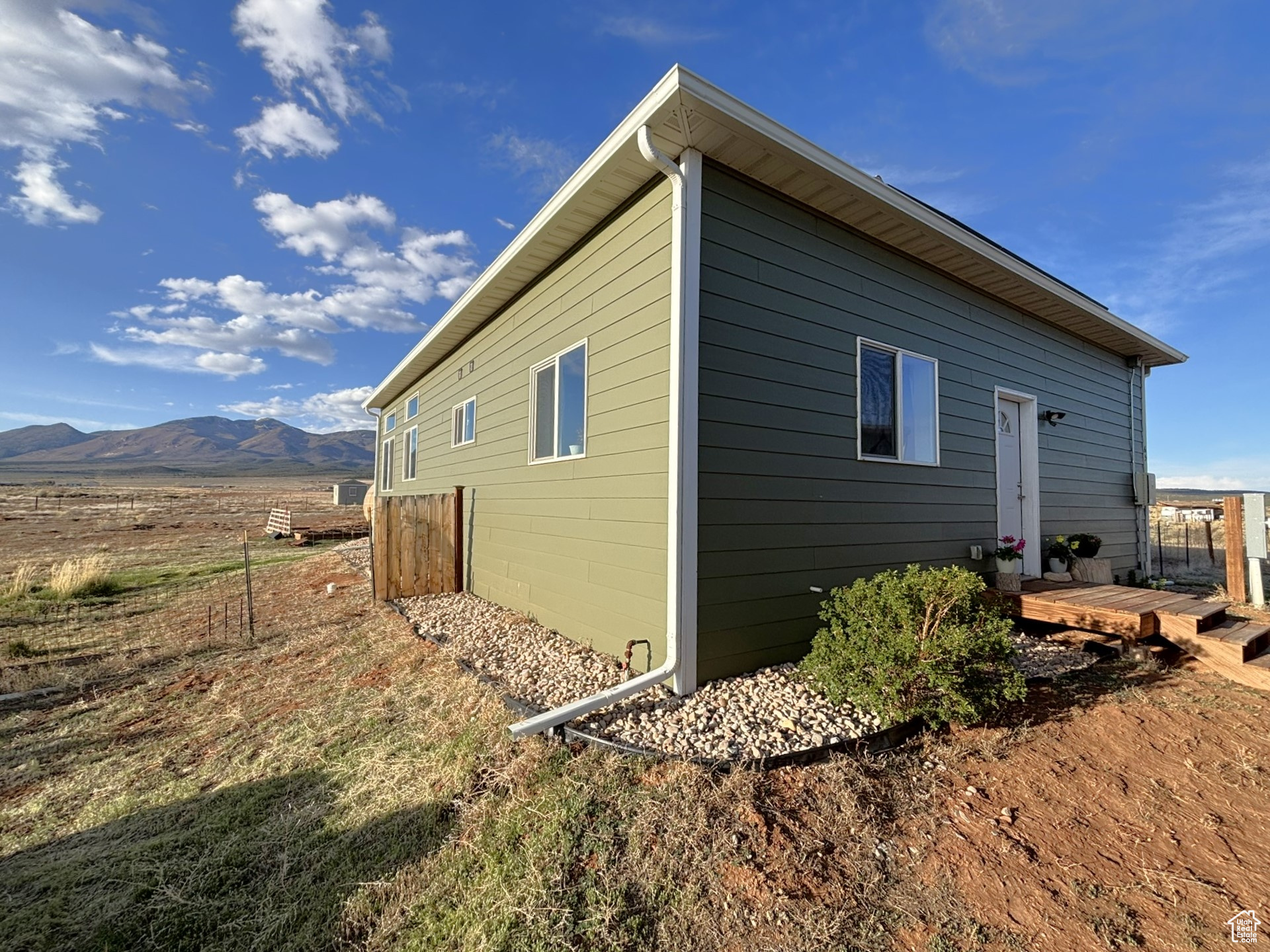 La Sal, Utah 84530, United States, 3 Bedrooms Bedrooms, ,2 BathroomsBathrooms,Residential,Pending,116462