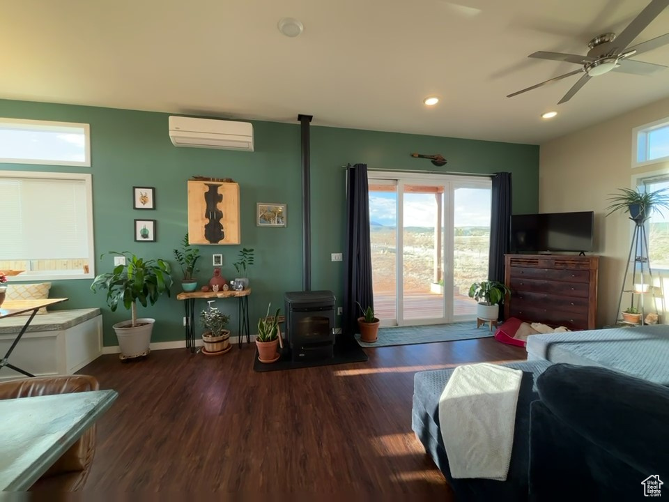 La Sal, Utah 84530, United States, 3 Bedrooms Bedrooms, ,2 BathroomsBathrooms,Residential,Pending,116462