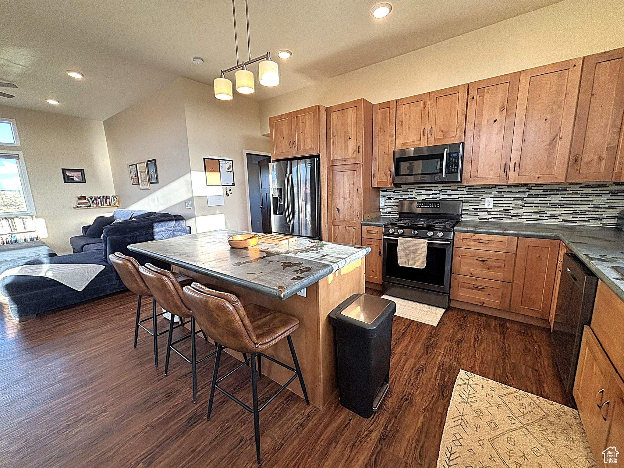 La Sal, Utah 84530, United States, 3 Bedrooms Bedrooms, ,2 BathroomsBathrooms,Residential,Pending,116462