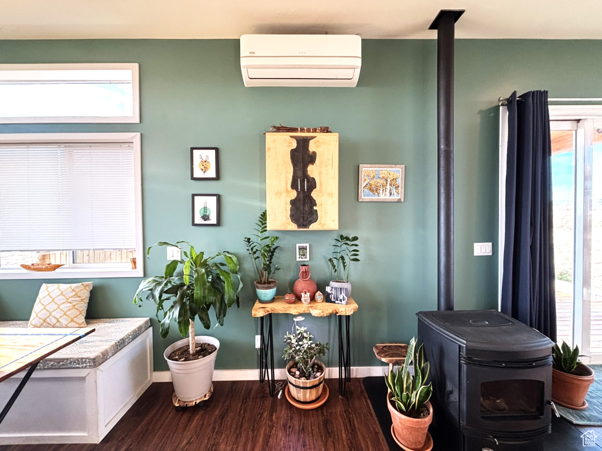 La Sal, Utah 84530, United States, 3 Bedrooms Bedrooms, ,2 BathroomsBathrooms,Residential,Pending,116462