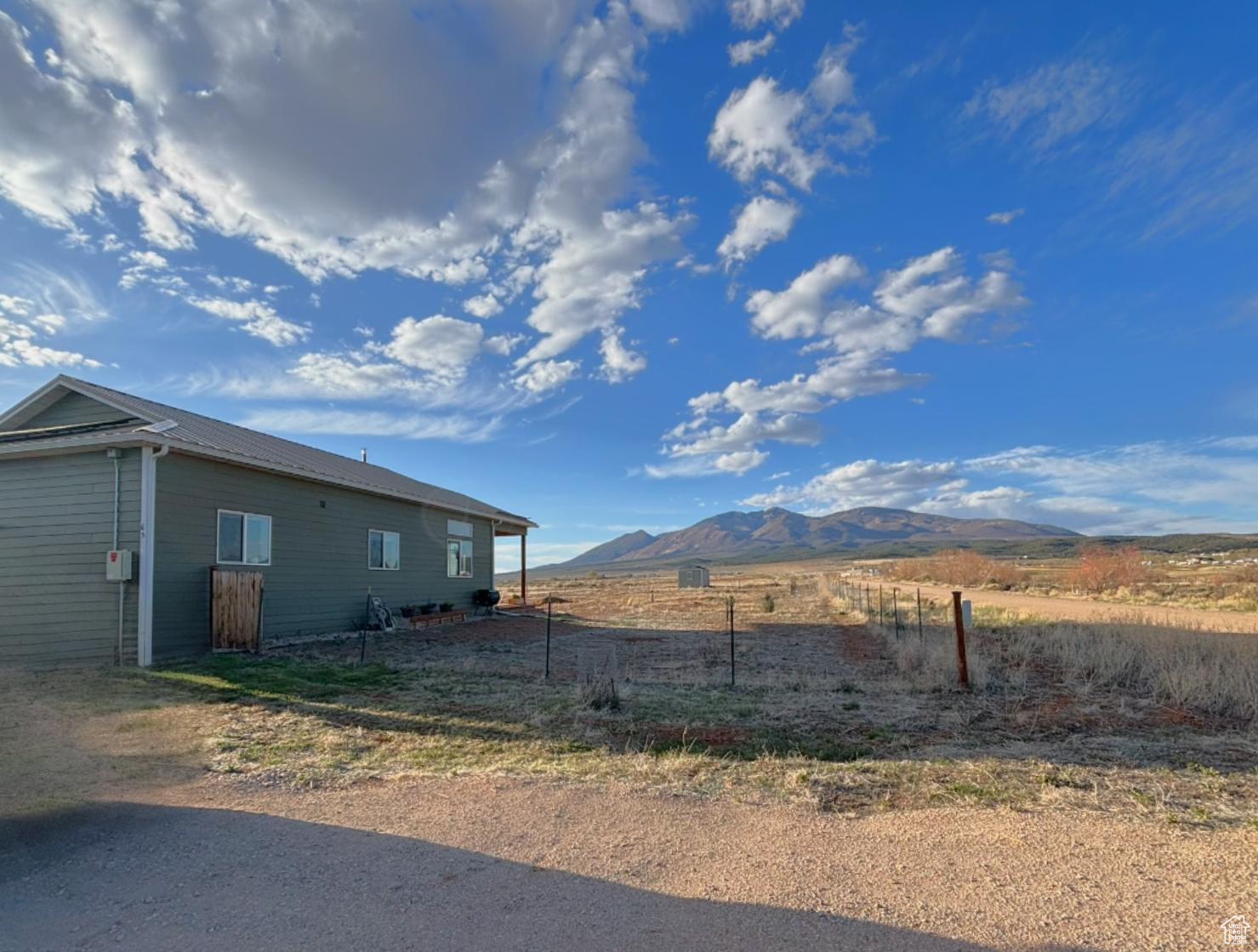 La Sal, Utah 84530, United States, 3 Bedrooms Bedrooms, ,2 BathroomsBathrooms,Residential,Pending,116462