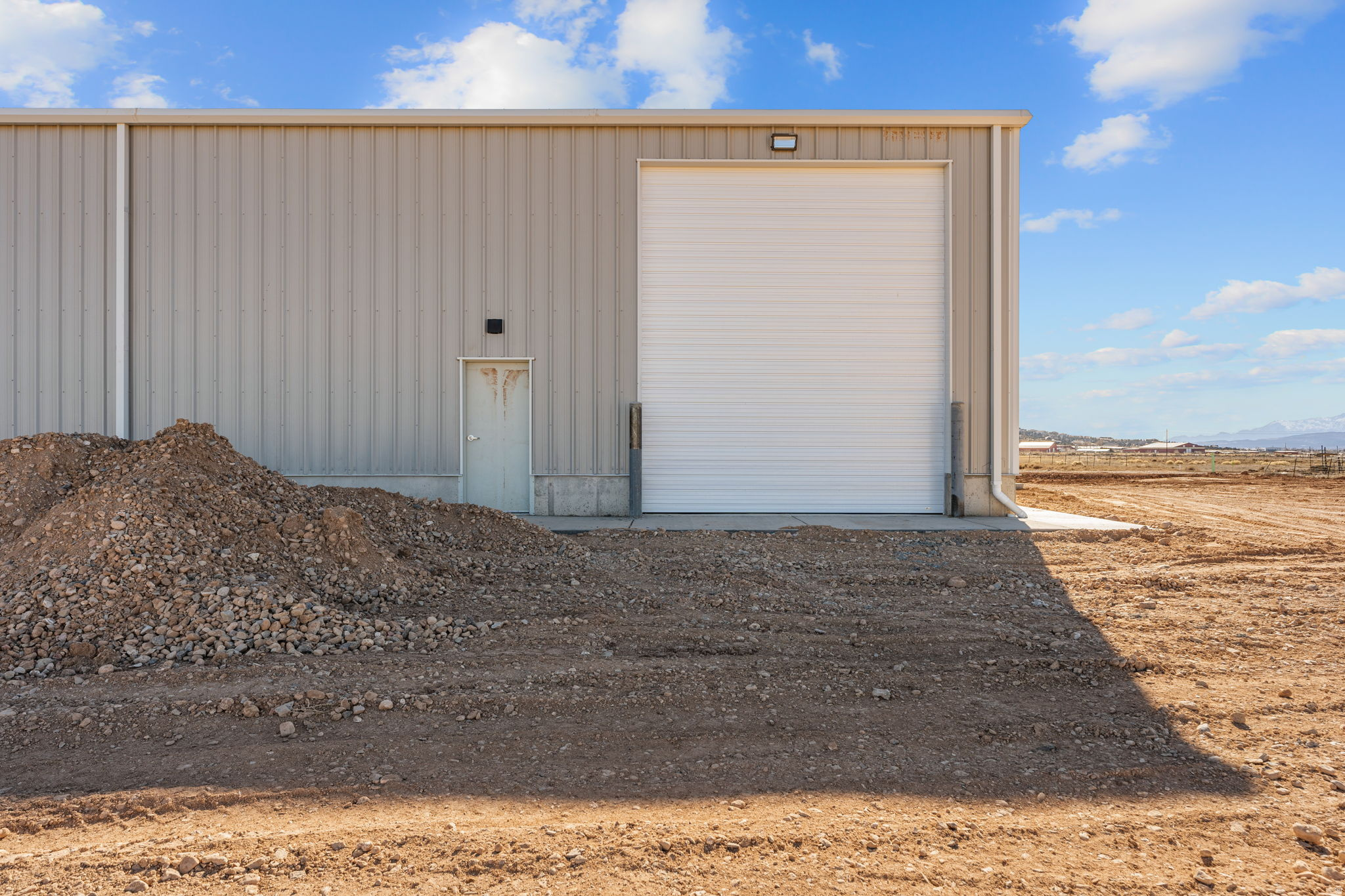 DIAMONTI INDUSTRIAL SUBDIVISION - Commercial Lease