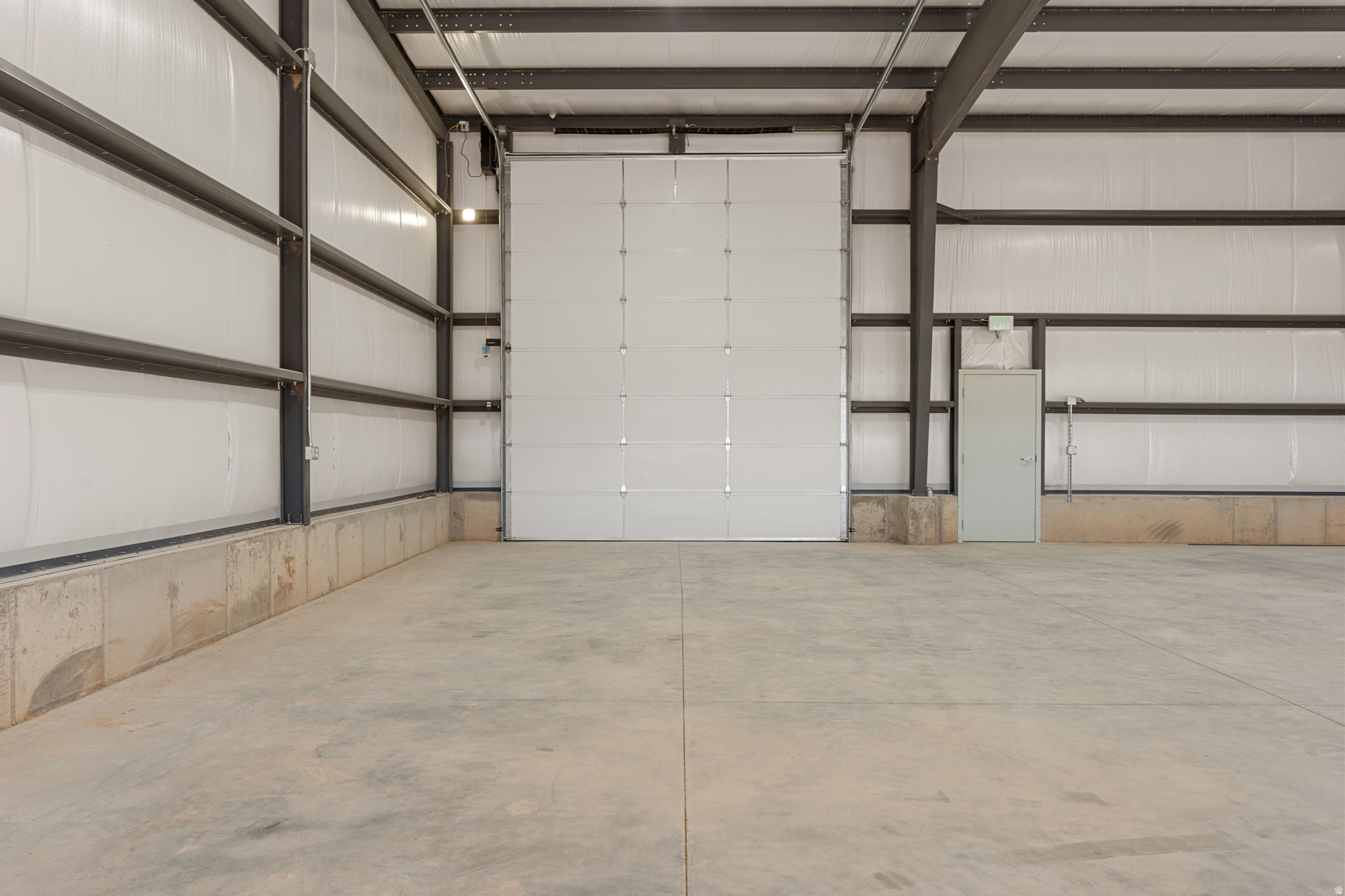 DIAMONTI INDUSTRIAL SUBDIVISION - Commercial Lease