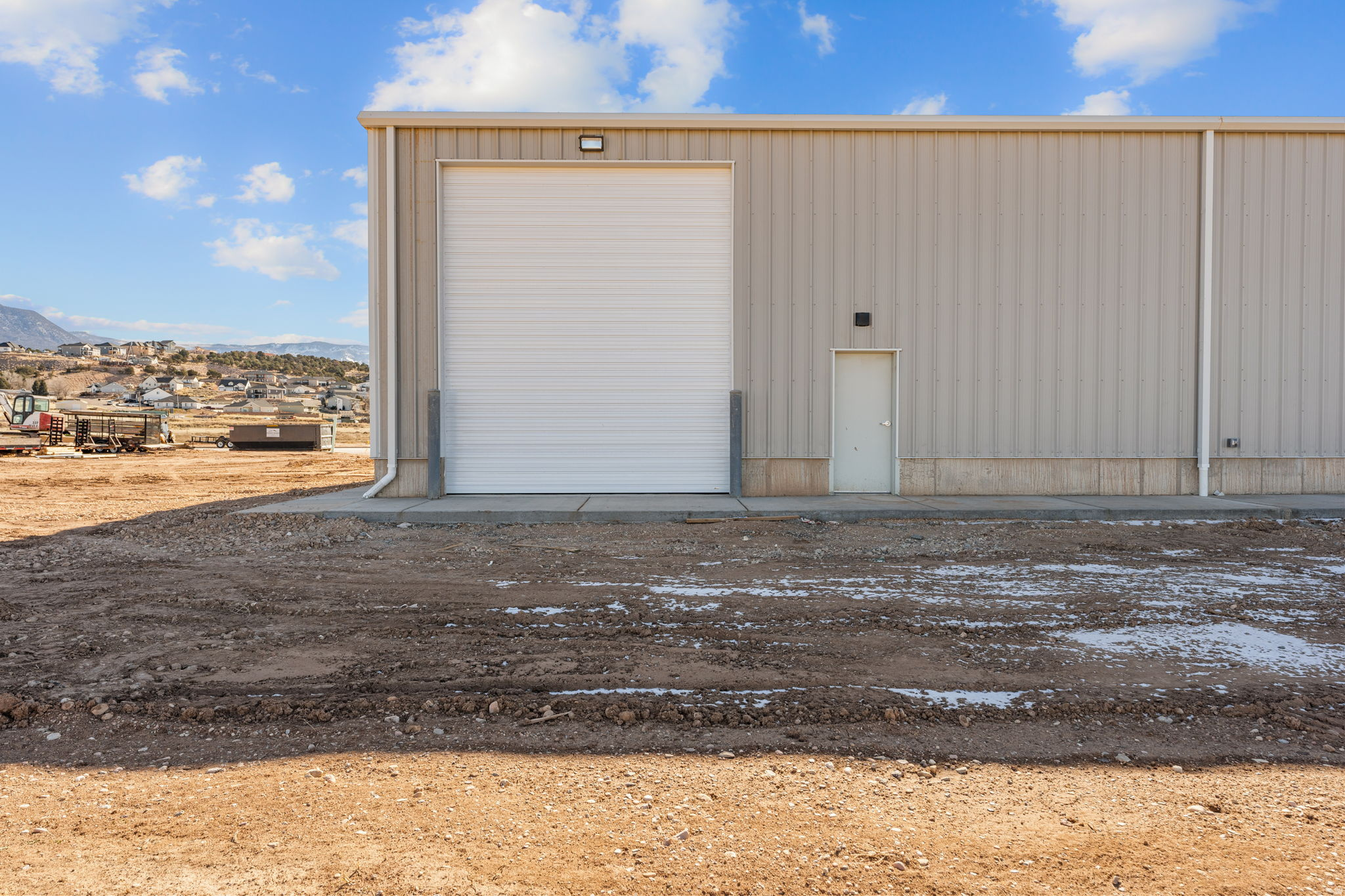 DIAMONTI INDUSTRIAL SUBDIVISION - Commercial Lease
