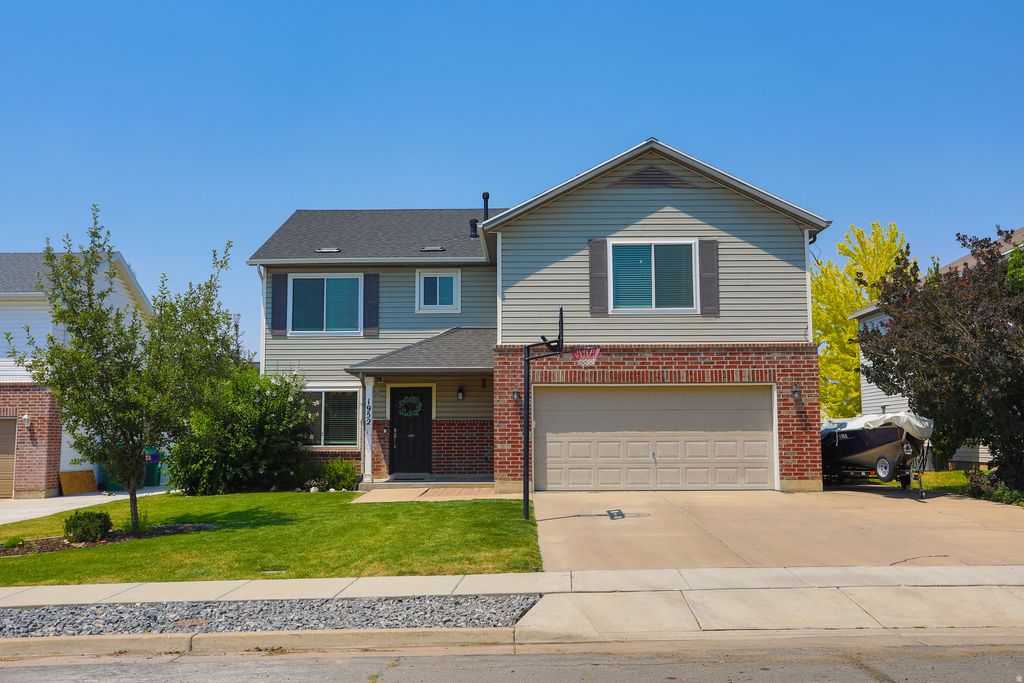Photo of 1952 S 725 E, Clearfield, UT 84015 (MLS # 2167770)