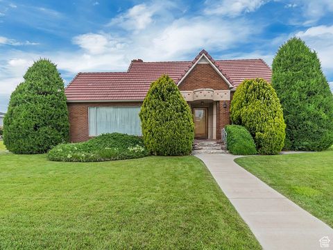 Tiny photo for 687 N MAIN ST, Spanish Fork, UT 84660 (MLS # 2115849)