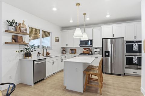 Tiny photo for 596 S MEADE ST, Mapleton, UT 84664 (MLS # 2129507)