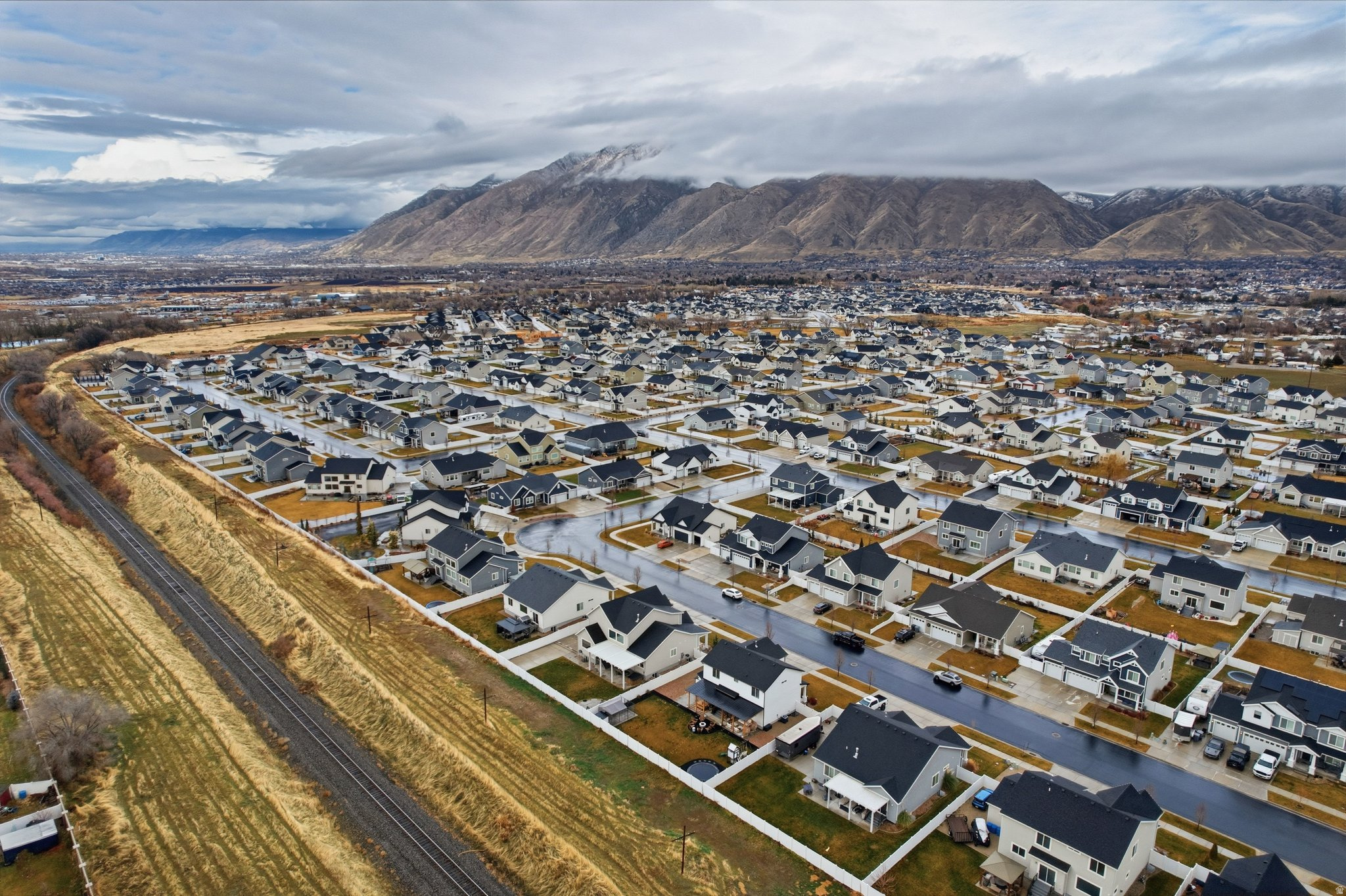 MAPLETON GROVE - Residential