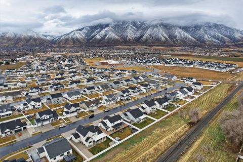 Tiny photo for 596 S MEADE ST, Mapleton, UT 84664 (MLS # 2129507)