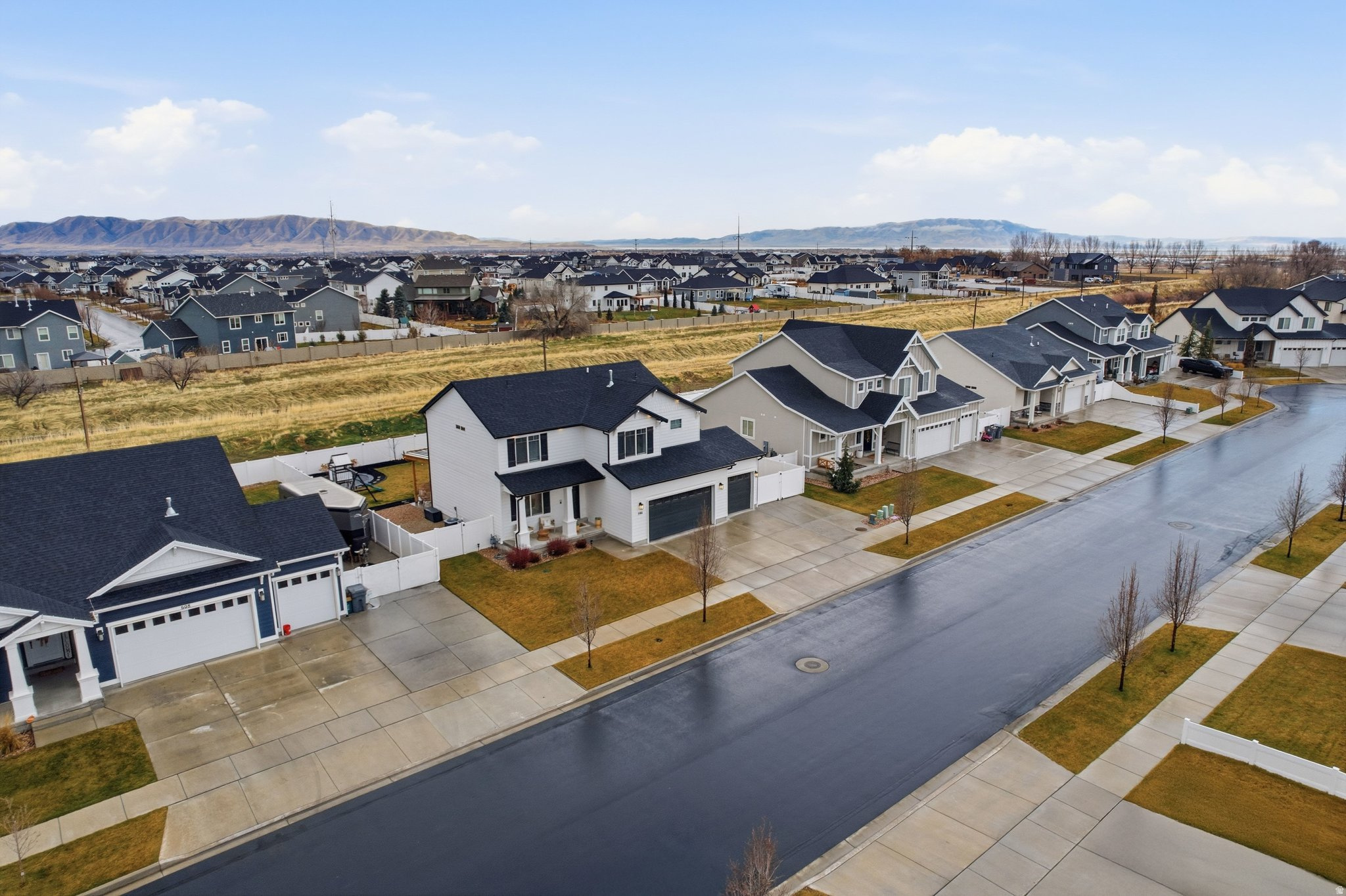 MAPLETON GROVE - Residential