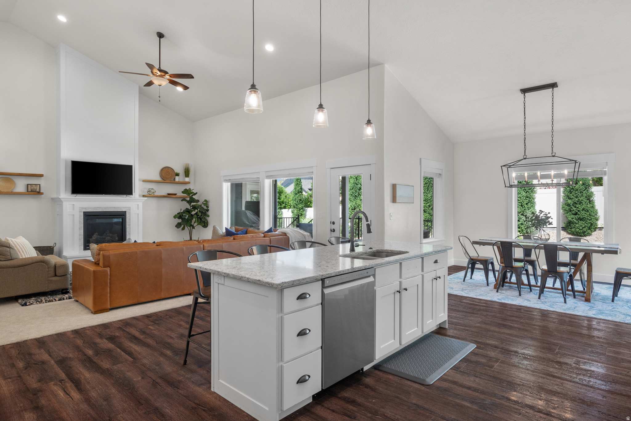 WHISPER RIDGE - Residential