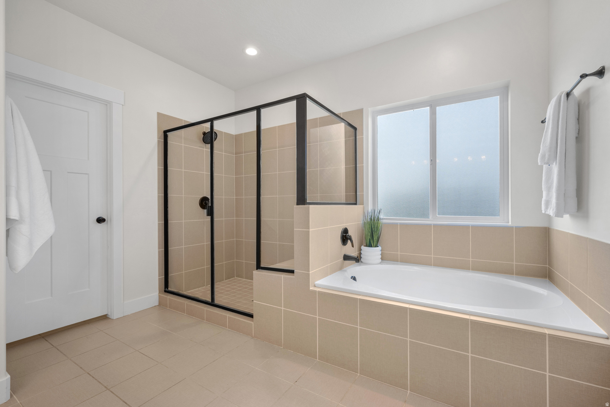 WHISPER RIDGE - Residential