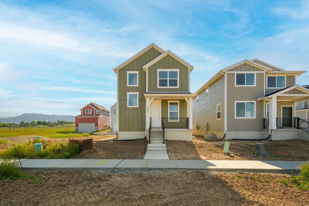 Photo of 1557 S 920 W #131, Clearfield, UT 84015 (MLS # 2167513)