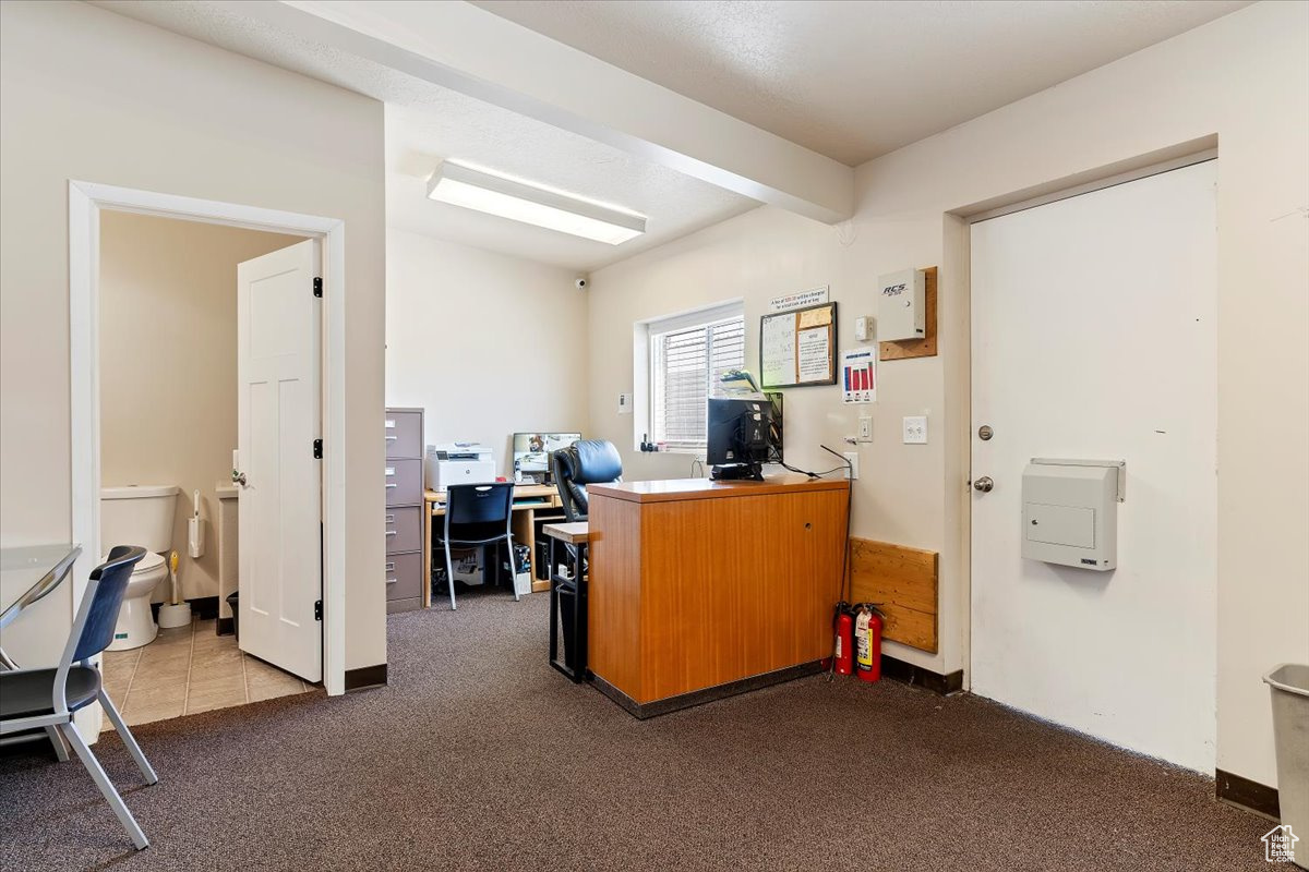 ADVANCE STORAGE - Commercial Sale