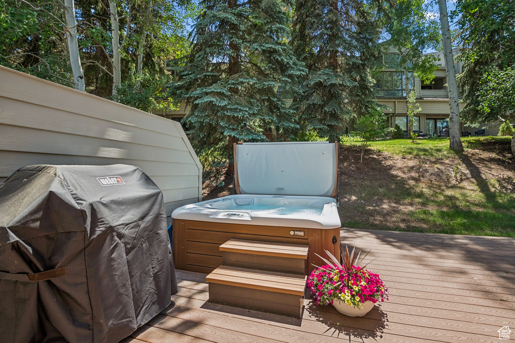 Park City, Utah 84060, United States, 3 Bedrooms Bedrooms, ,4 BathroomsBathrooms,Residential,Active,152902