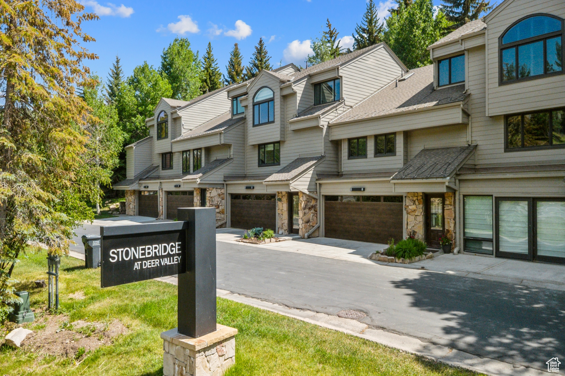 Park City, Utah 84060, United States, 3 Bedrooms Bedrooms, ,4 BathroomsBathrooms,Residential,Active,152902