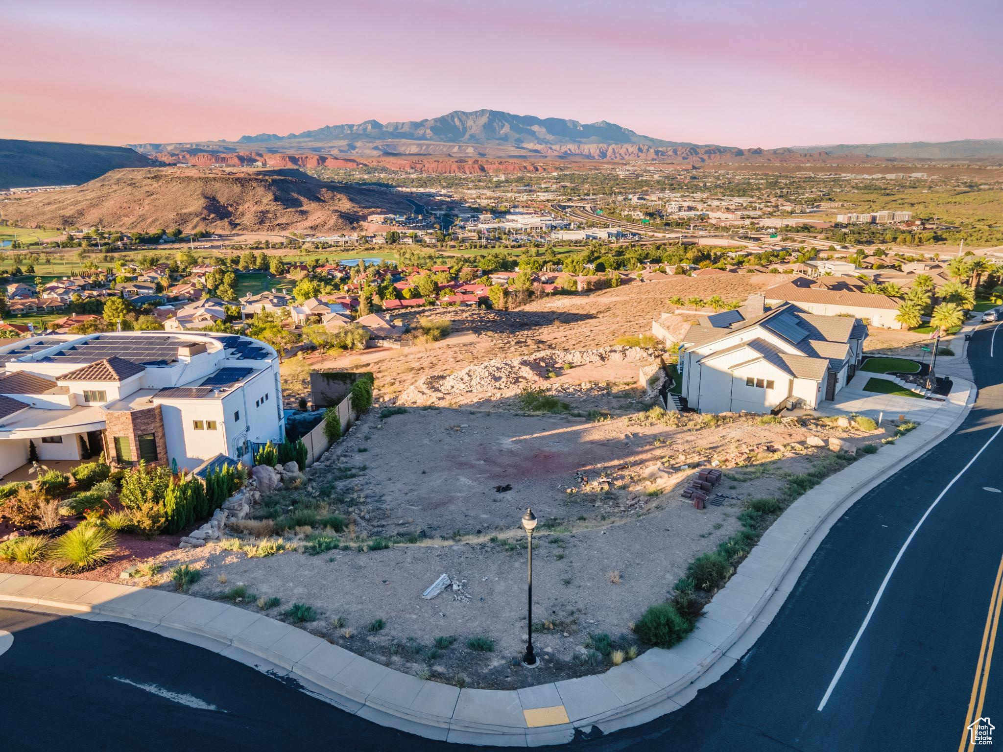 SOUTHGATE HILLS - Land