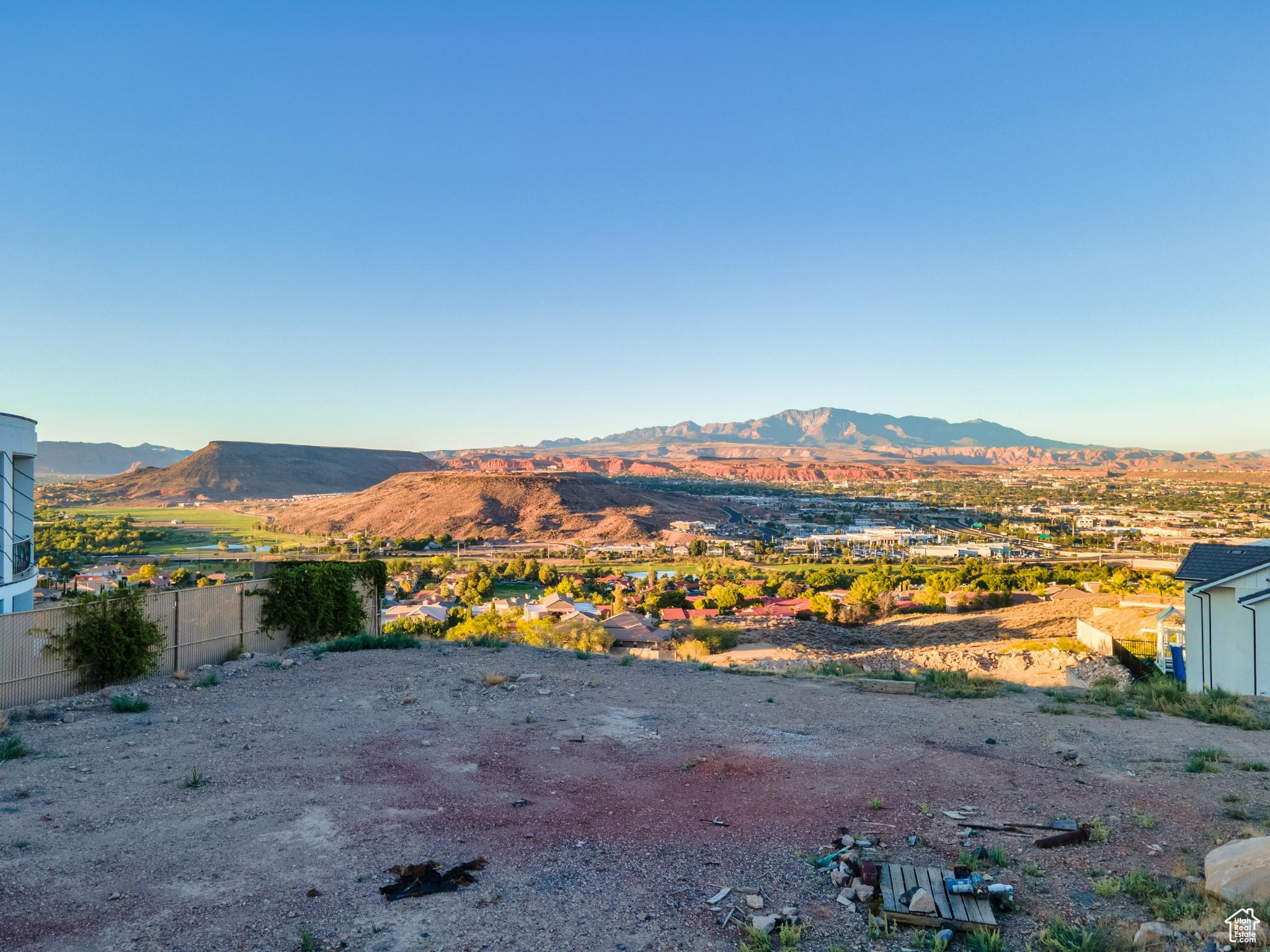 SOUTHGATE HILLS - Land