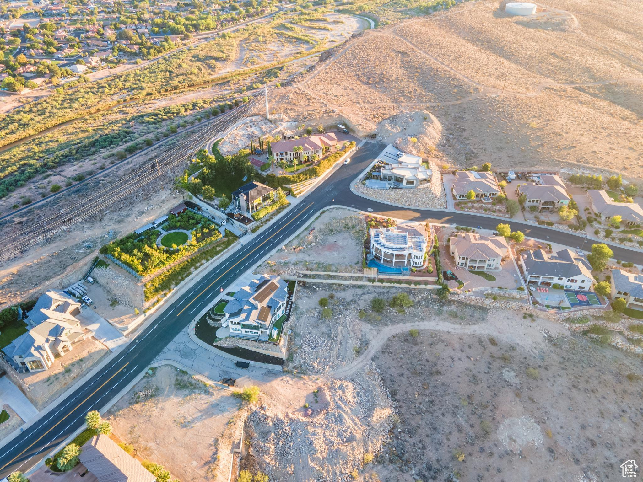SOUTHGATE HILLS - Land