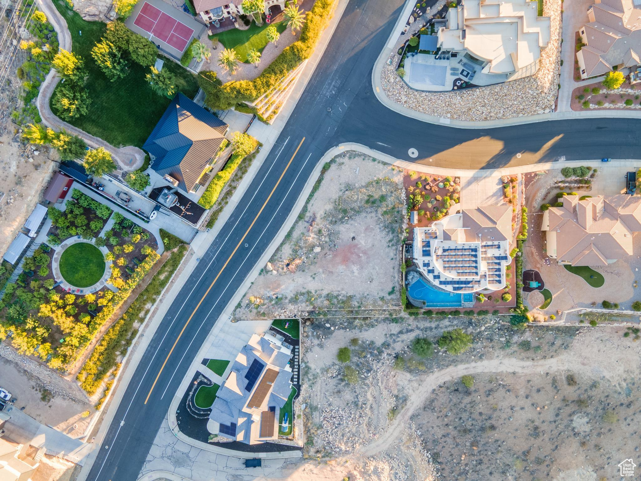 SOUTHGATE HILLS - Land