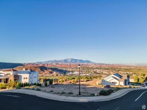 Photo of 388 W SIR MONTE DR, Saint George, UT 84770 (MLS # 2116653)